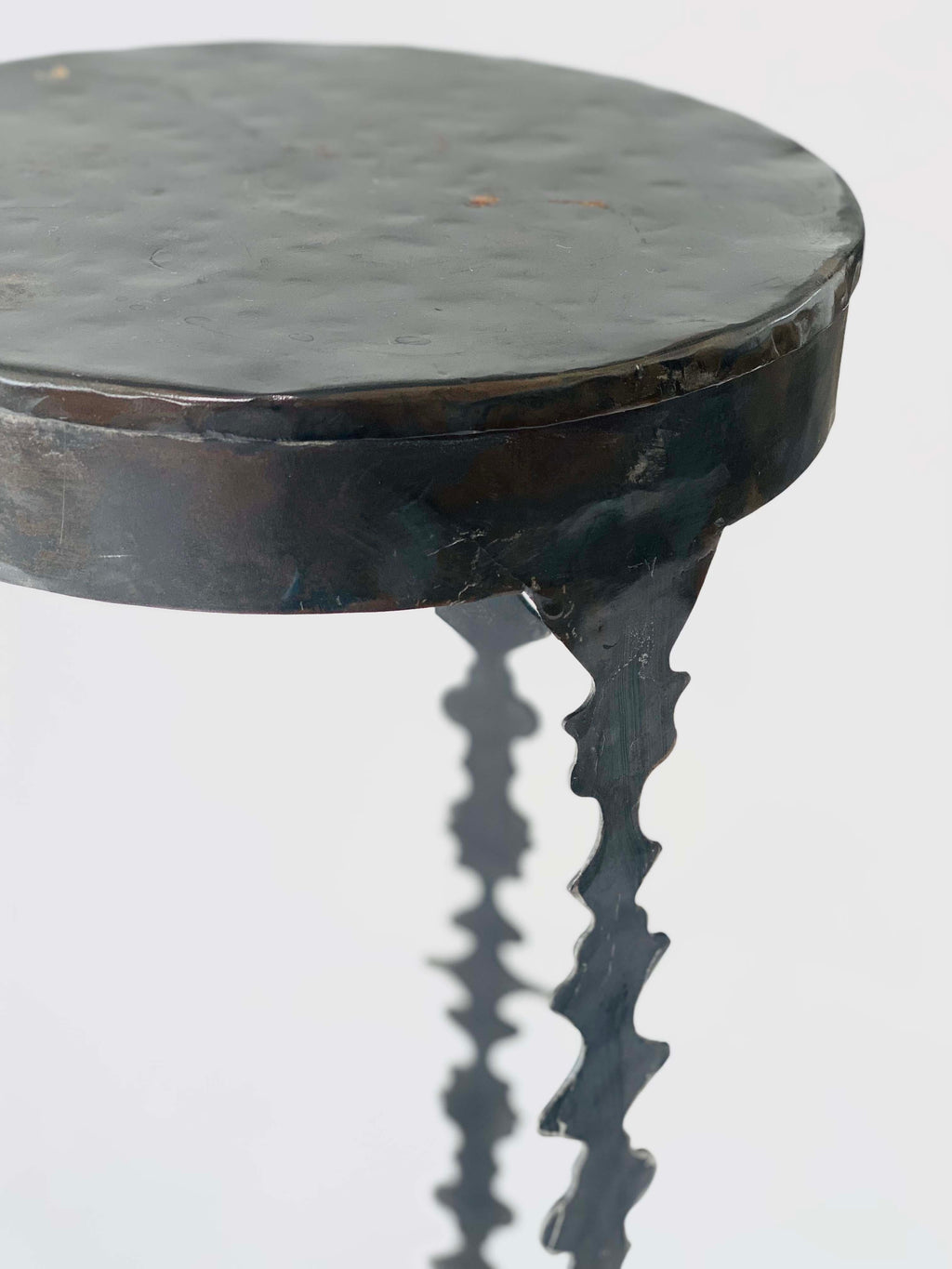 https://a.1stdibscdn.com/rocco-drinks-table-for-sale-picture-6/f_56992/f_302025521661877671190/clairecrowecollection_1stdibs_rocco_drinks_table_4_master.jpg