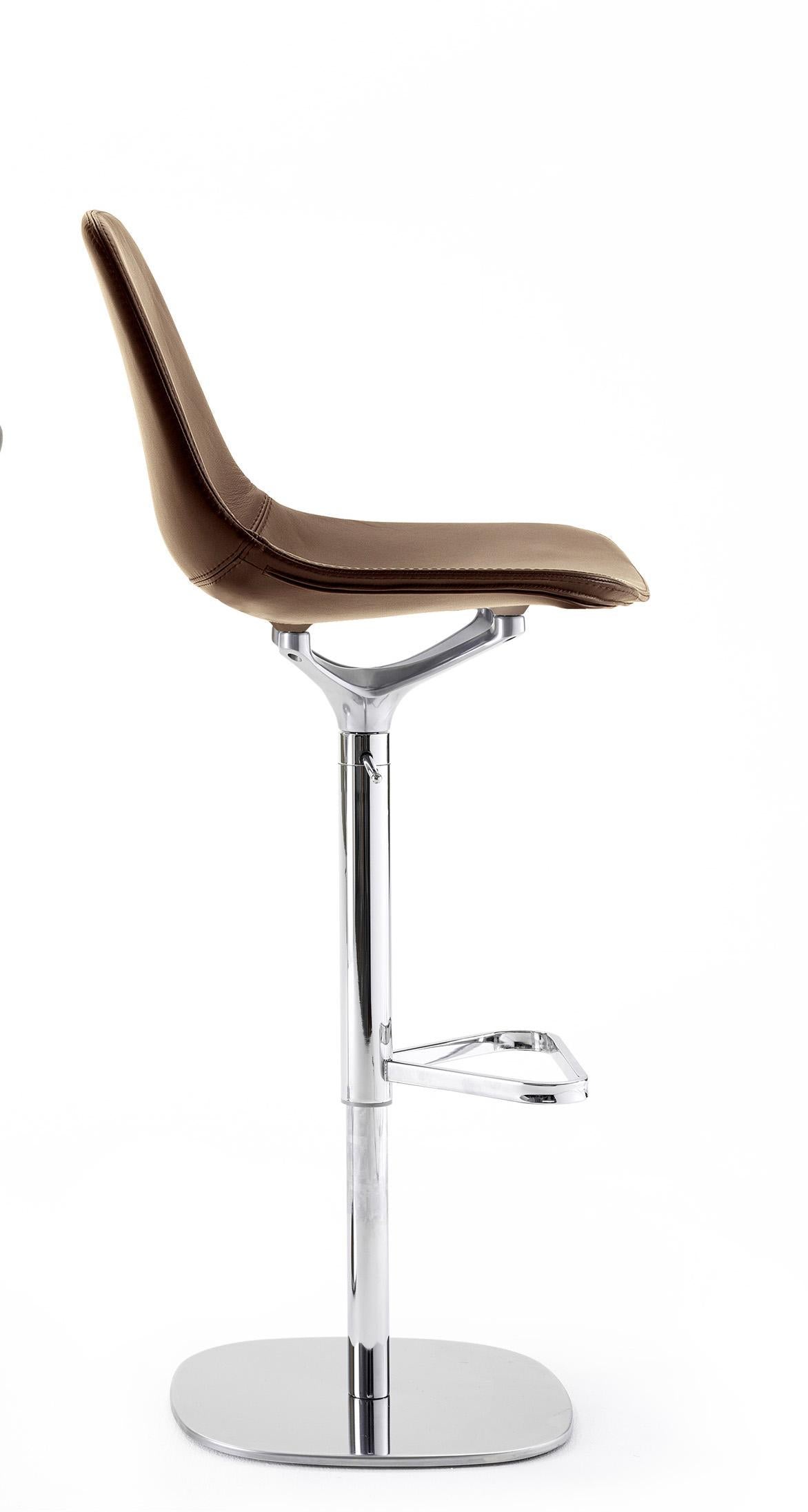 https://a.1stdibscdn.com/archivesE/upload/12330573/1574326879691/classic_stool_master.jpg