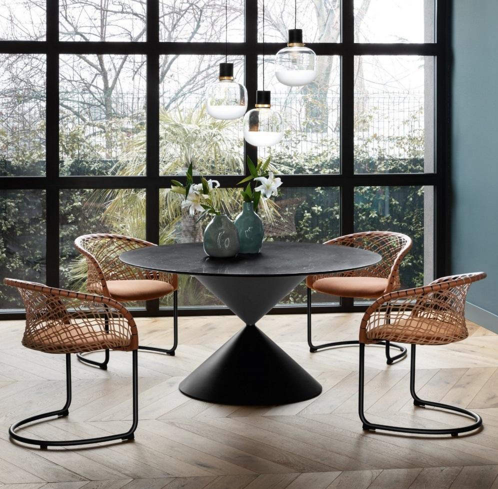 https://a.1stdibscdn.com/contemporary-dining-table-with-two-colored-metal-base-for-sale-picture-9/f_27693/f_303952421662992789590/clessidra_tavolo_midj_gallery_2__master.jpg