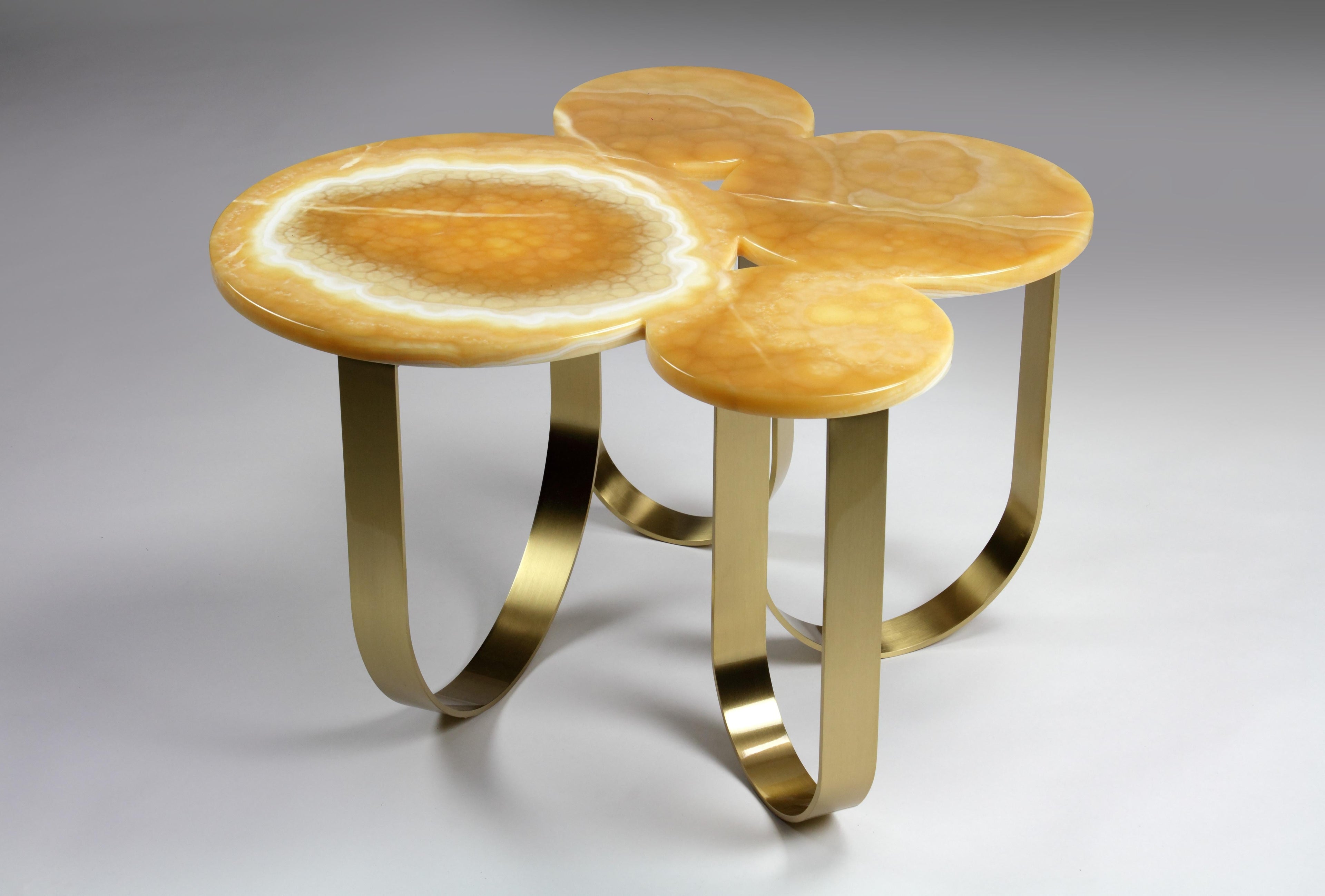https://a.1stdibscdn.com/coffee-center-modular-cocktail-table-blue-onyx-mirror-steel-metal-base-rings-for-sale-picture-6/f_22003/f_321519221673366849342/coffee_table_cloud_2_Barberini_and_Gunnell_master.jpg