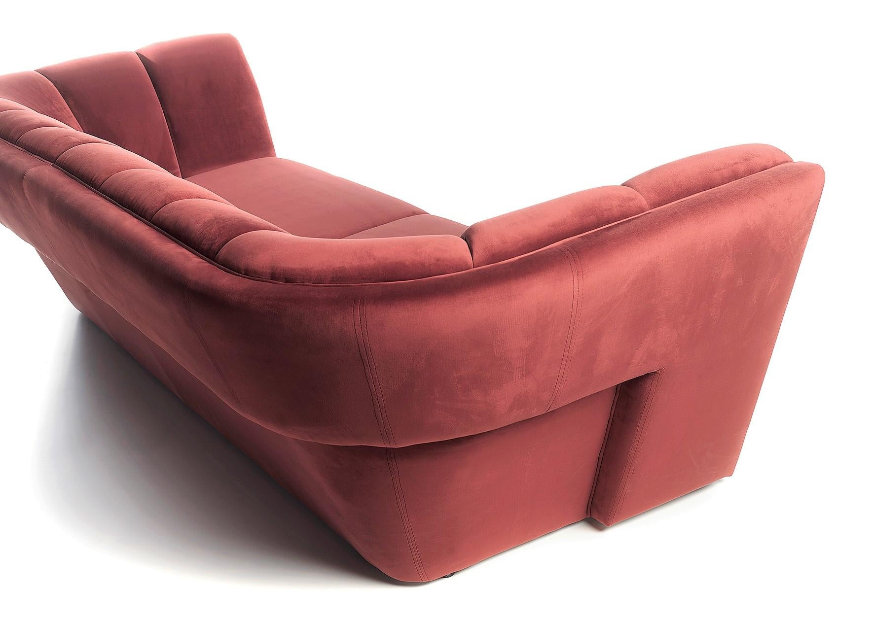 https://a.1stdibscdn.com/bowie-sofa-upholstered-striped-style-in-tai-marsala-smooth-velvet-for-sale-picture-3/f_27693/f_185671621585895349769/coleccion_alexandra_sofa_bowie_03_master.jpg