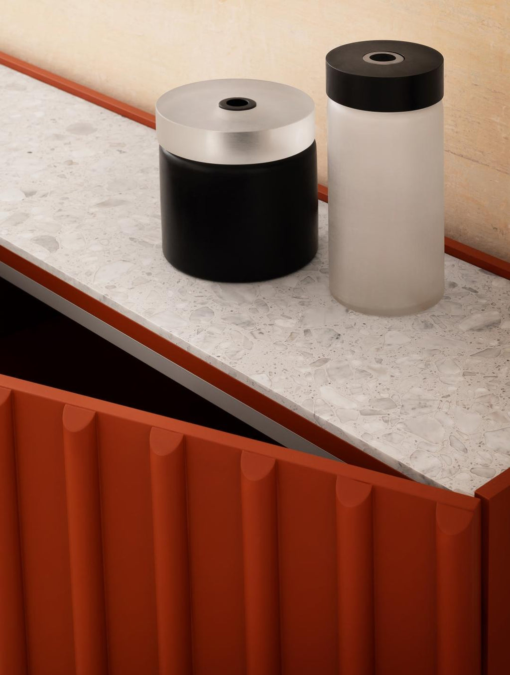 https://a.1stdibscdn.com/container-cabinet-by-e-ggs-for-sale-picture-4/f_16392/f_297084921742229267130/container_348779230904548_master.jpg