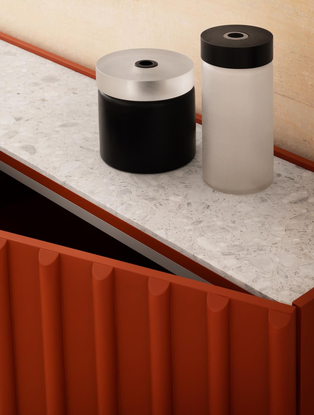 https://a.1stdibscdn.com/container-cabinet-by-e-ggs-for-sale-picture-4/f_16392/f_297084921742229267130/container_348779230904548_master.jpg