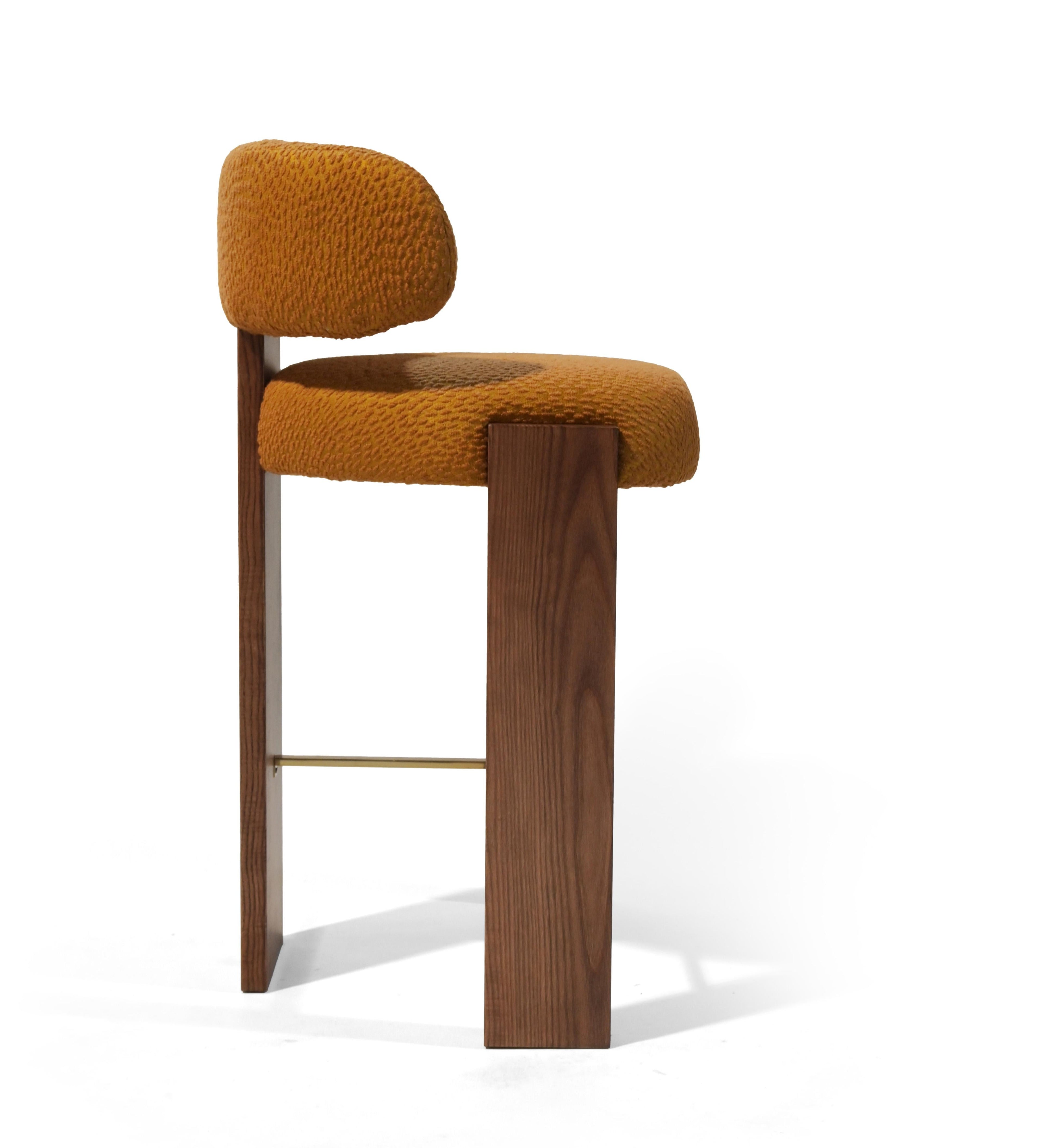 https://a.1stdibscdn.com/collector-core-bar-chair-in-caroube-sorgho-metaphores-2-for-sale-picture-2/f_53522/f_494615121774974357542/core_bar_chair_CAROUBE_SORGHO_Me_taphores3_master.jpg