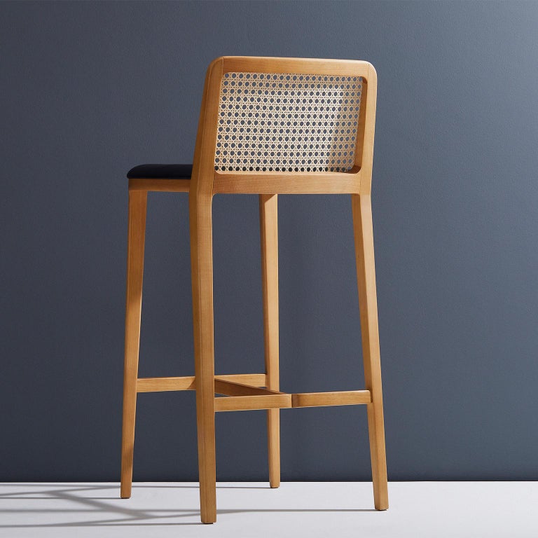 https://a.1stdibscdn.com/minimal-style-solid-wood-stool-bar-or-counter-hight-caning-and-leather-for-sale-picture-3/f_35593/f_197356321593808702888/couro_distress_SAMBA_master.jpg?width=768