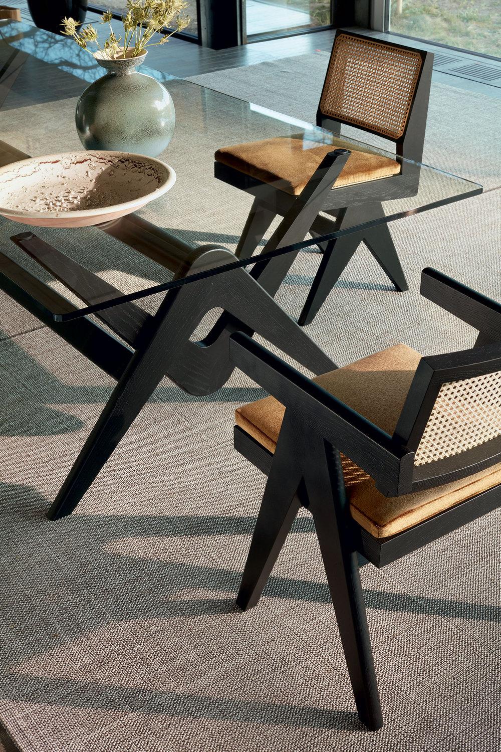 https://a.1stdibscdn.com/pierre-jeanneret-056-capitol-complex-dining-set-by-cassina-for-sale-picture-3/f_14272/f_379305821705155414388/cq5dam_thumbnail_1500_1500222_master.jpg