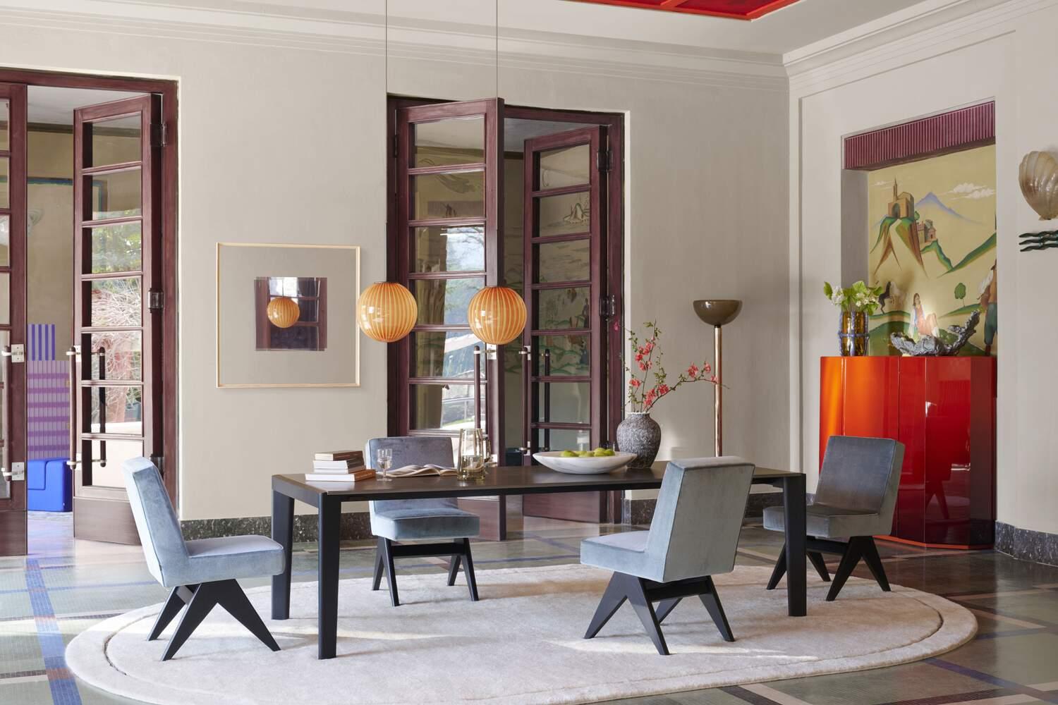 https://a.1stdibscdn.com/pierre-jeanneret-commitee-armchair-by-cassina-for-sale-picture-6/f_14272/f_291243721655309331541/cq5dam_thumbnail_1500_15002_master.jpg