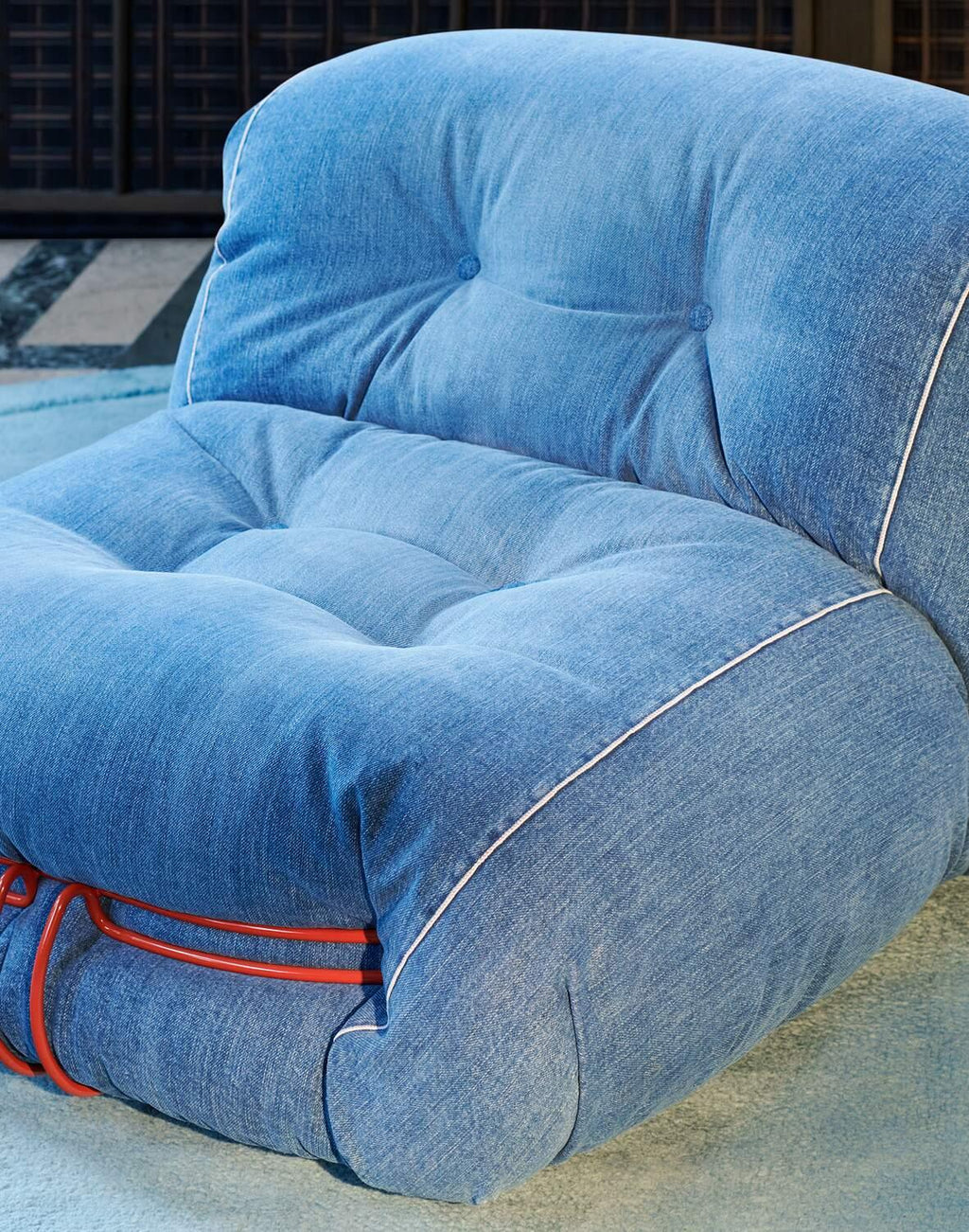 https://a.1stdibscdn.com/limited-edition-soriana-denim-armchair-by-afra-tobia-scarpa-for-cassina-for-sale-picture-20/f_14272/f_384946021708429535950/cq5dam_thumbnail_1500_15003_master.jpg