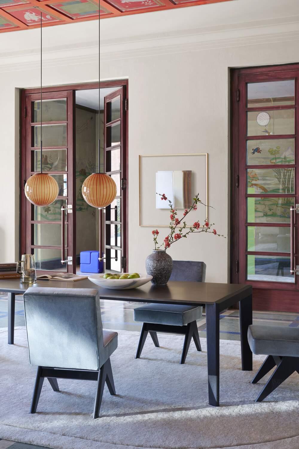 https://a.1stdibscdn.com/pierre-jeanneret-commitee-armchair-by-cassina-for-sale-picture-8/f_14272/f_291243721655309332286/cq5dam_thumbnail_1500_15005_master.jpg