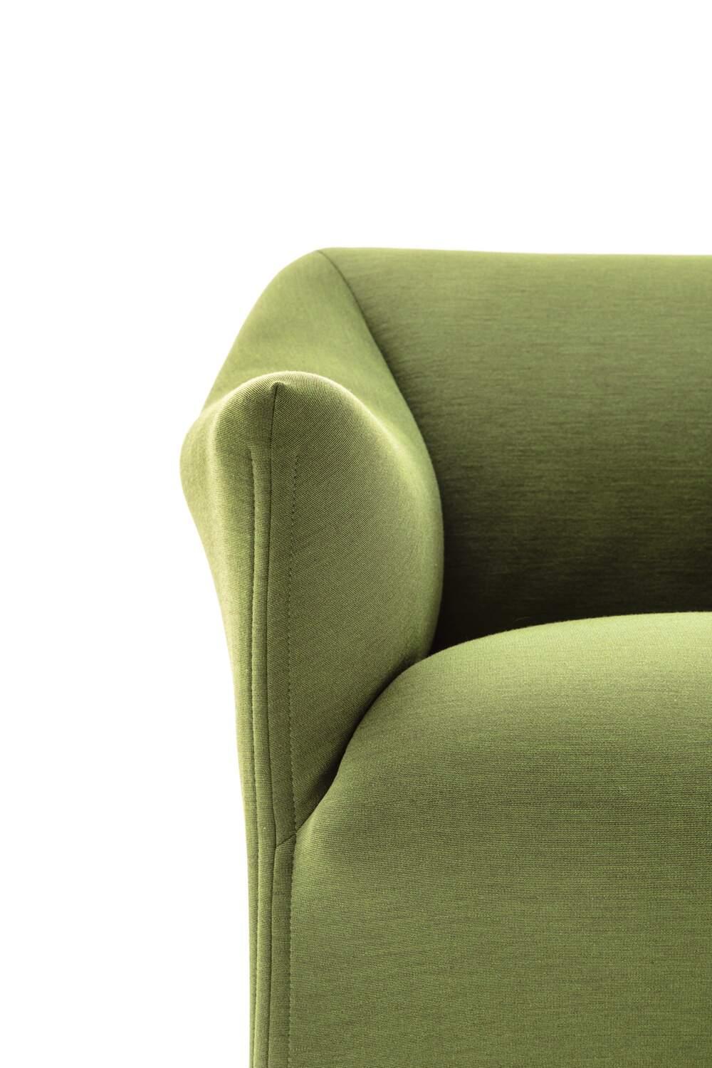 https://a.1stdibscdn.com/mario-bellini-684-armchair-for-cassina-italy-new-for-sale-picture-2/f_15912/f_372366321700841991421/cq5dam_thumbnail_1500_1500_17_master.jpg