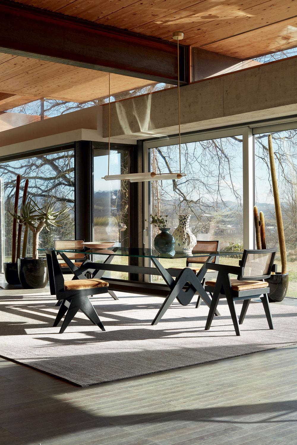 https://a.1stdibscdn.com/pierre-jeanneret-056-capitol-complex-dining-set-by-cassina-for-sale-picture-2/f_14272/f_379305821705155413610/cq5dam_thumbnail_1500_1500_master.jpg