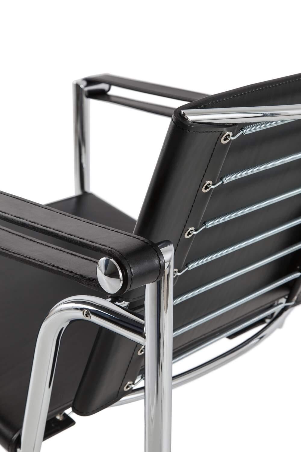 https://a.1stdibscdn.com/le-corbusier-1-fauteuil-dossier-basculant-armchair-for-cassina-for-sale-picture-12/f_14272/f_425050321732778462943/cq5dam_thumbnail_1500_1500_master.jpg