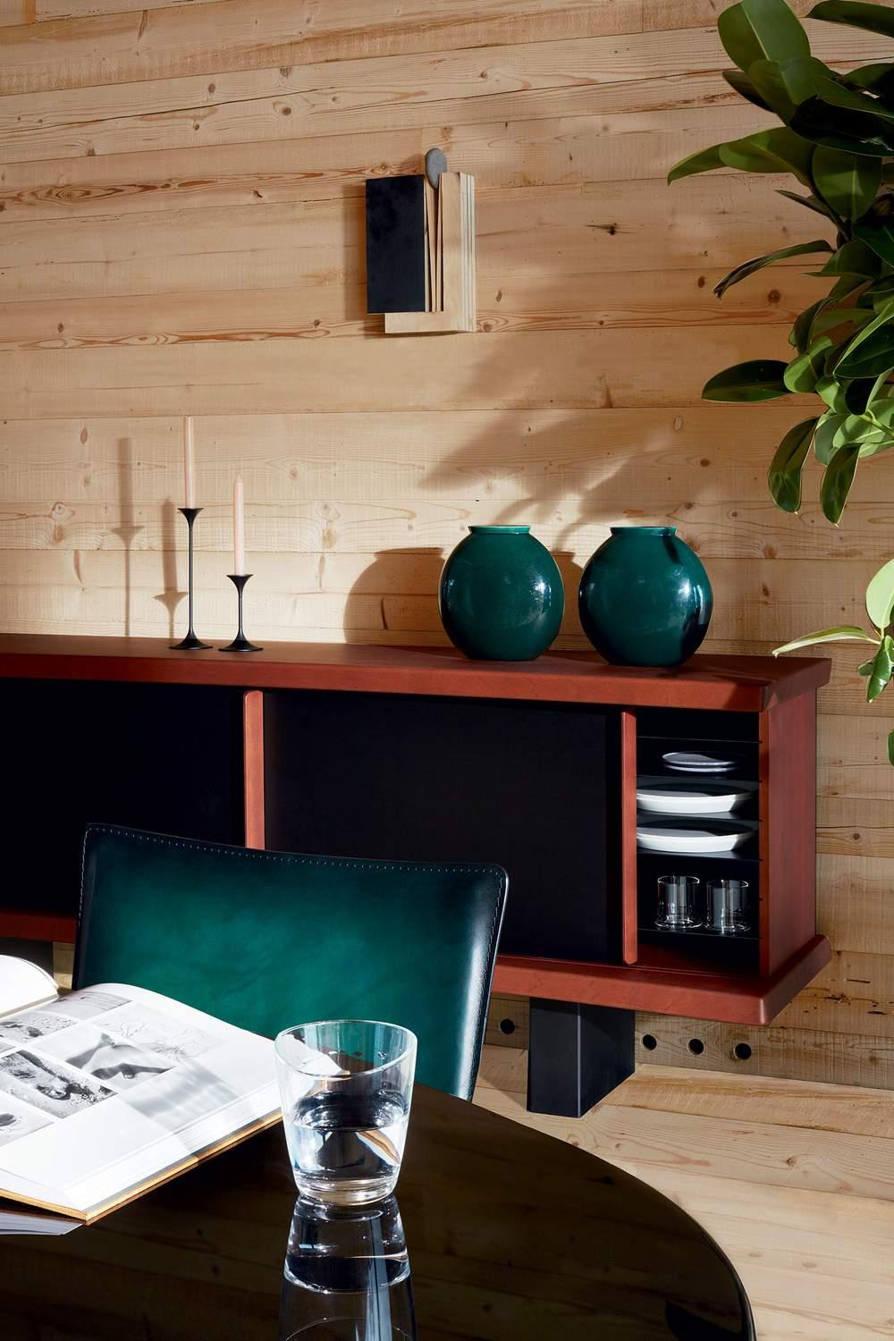 https://a.1stdibscdn.com/charlotte-perriand-513-riflesso-storage-unit-by-cassina-for-sale-picture-8/f_14272/f_308798721665995072968/cq5dam_thumbnail_1500_1500_master.jpg
