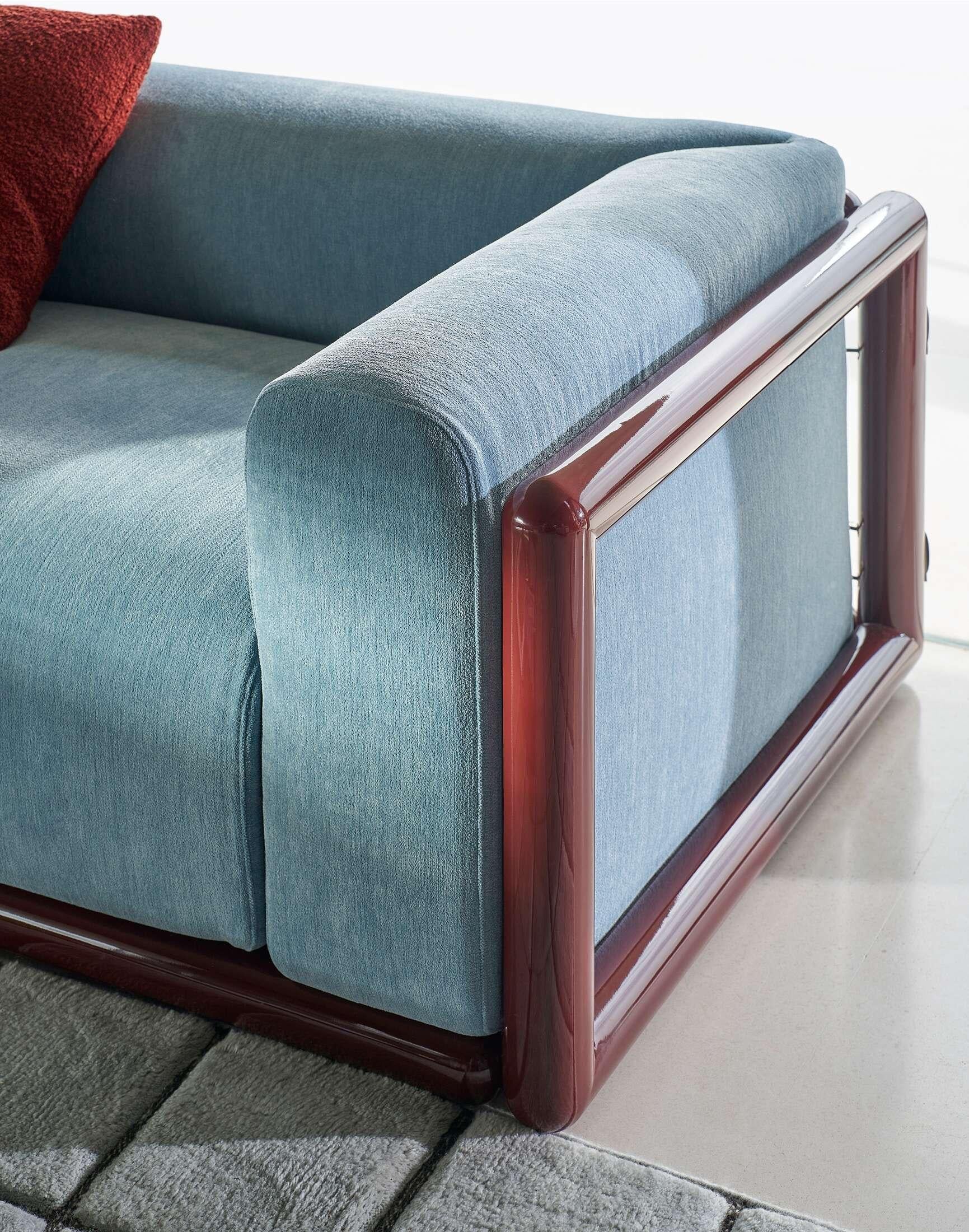 https://a.1stdibscdn.com/carlo-scarpa-cornaro-three-seater-sofa-by-cassina-for-sale-picture-5/f_14272/f_396729421715425612414/cq5dam_thumbnail_2200_2200_71_master.jpg