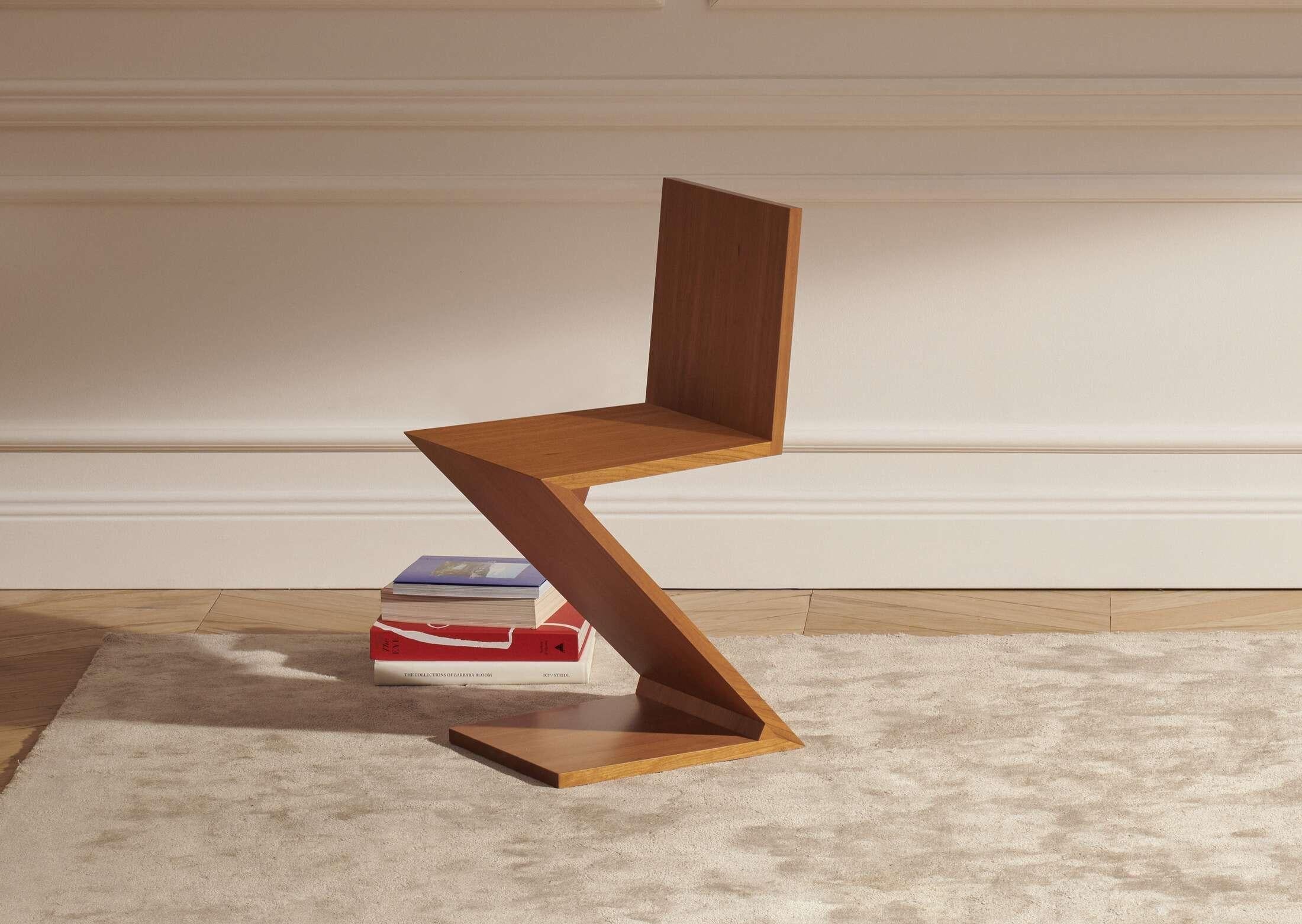 https://a.1stdibscdn.com/gerrit-thomas-rietveld-zig-zag-chair-for-cassina-for-sale-picture-12/f_14272/f_432303321737378809905/cq5dam_thumbnail_2200_2200_master.jpg