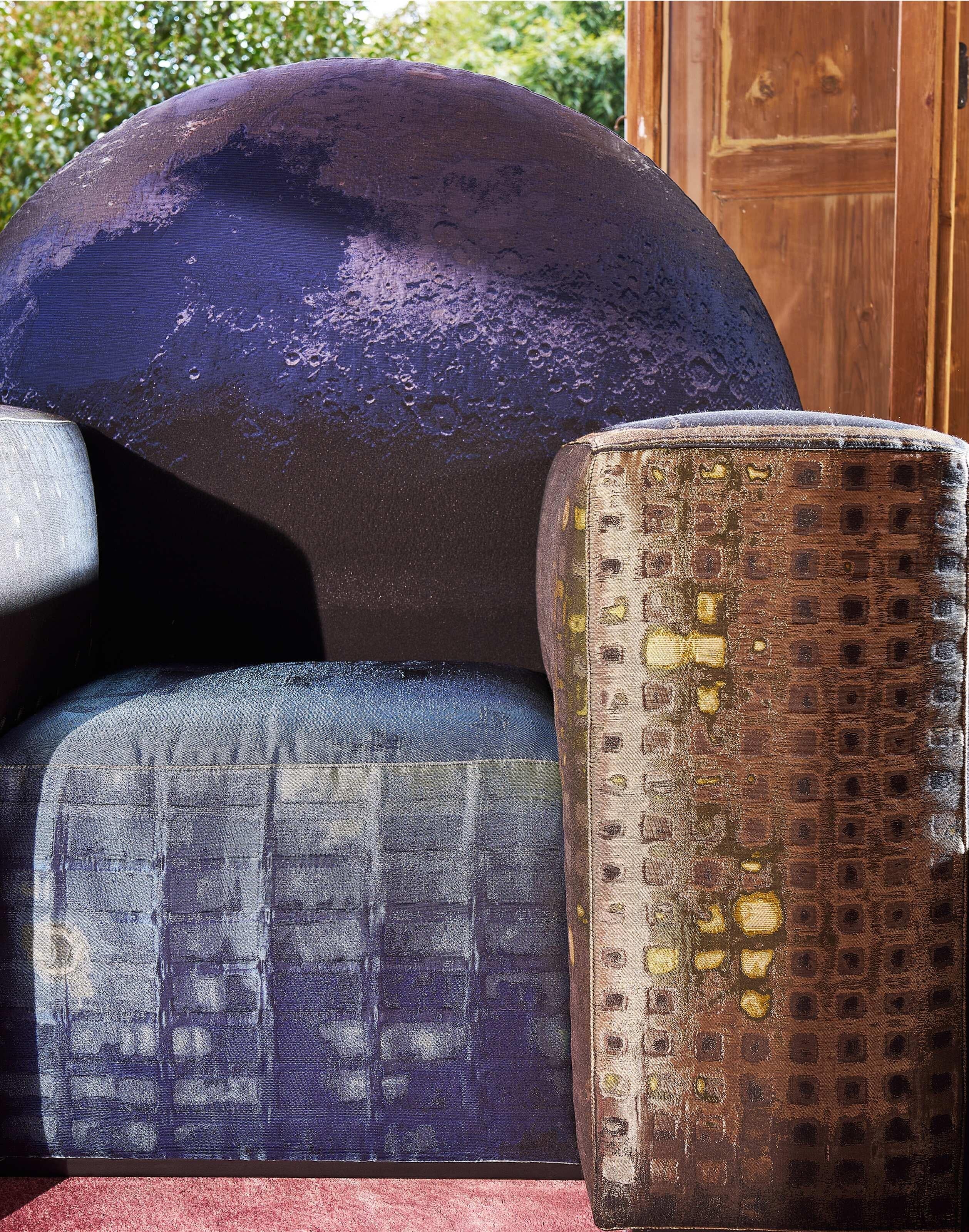 https://a.1stdibscdn.com/limited-edition-notturno-a-new-york-sofa-by-gaetano-pesce-for-sale-picture-7/f_14272/f_402412221718801601511/cq5dam_thumbnail_3200_3200_112_master.jpg