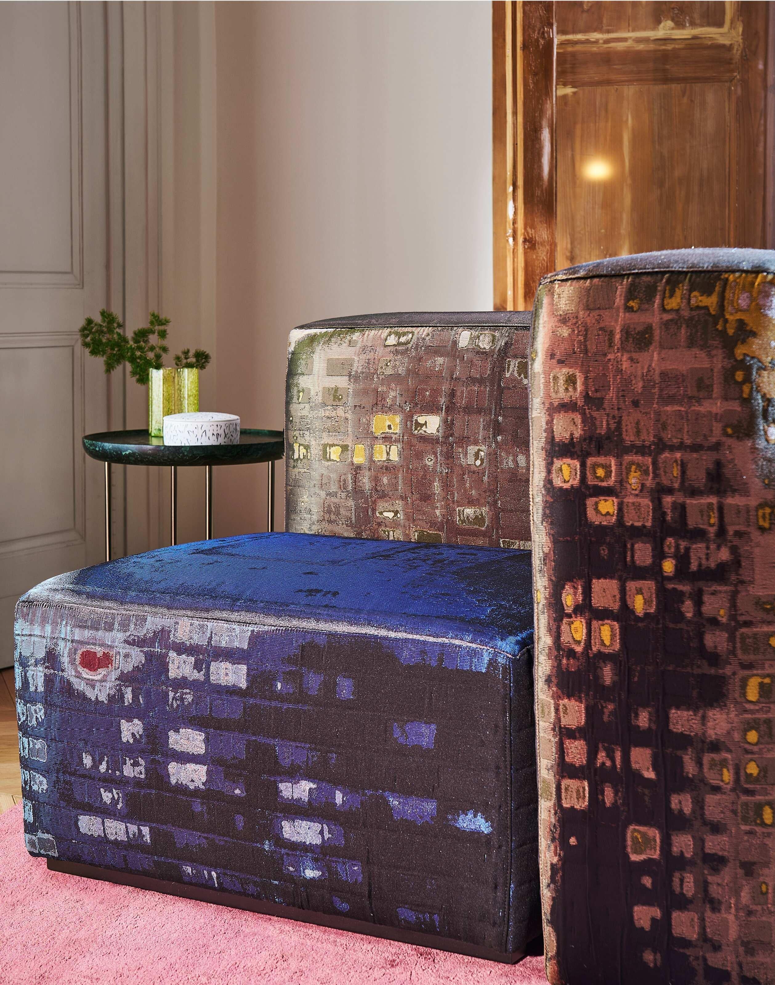 https://a.1stdibscdn.com/limited-edition-notturno-a-new-york-sofa-by-gaetano-pesce-for-sale-picture-5/f_14272/f_402412221718801601006/cq5dam_thumbnail_3200_3200_113_master.jpg