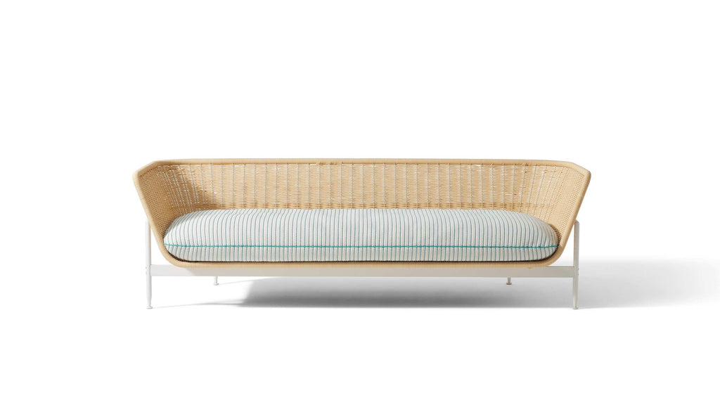 https://a.1stdibscdn.com/antonio-citterio-esosoft-outdoor-sofa-for-cassina-for-sale-picture-2/f_14272/f_422260921731071885612/cq5dam_thumbnail_3200_3200_12__master.jpg