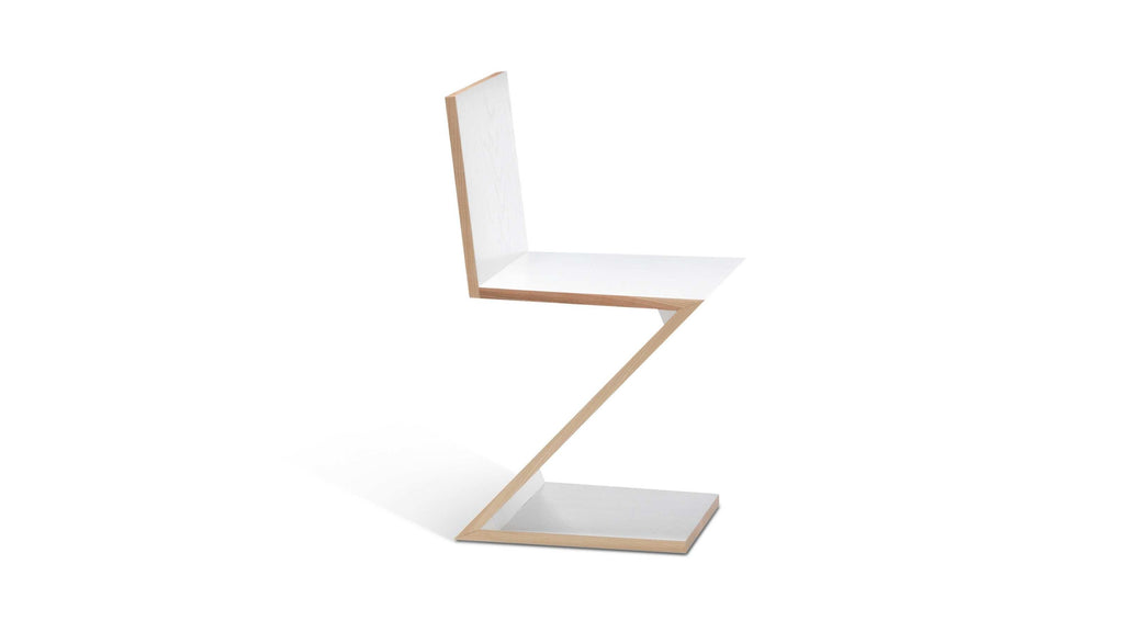 https://a.1stdibscdn.com/gerrit-thomas-rietveld-zig-zag-chair-for-cassina-for-sale-picture-2/f_14272/f_432303321737379004466/cq5dam_thumbnail_3200_3200_2__master.jpg