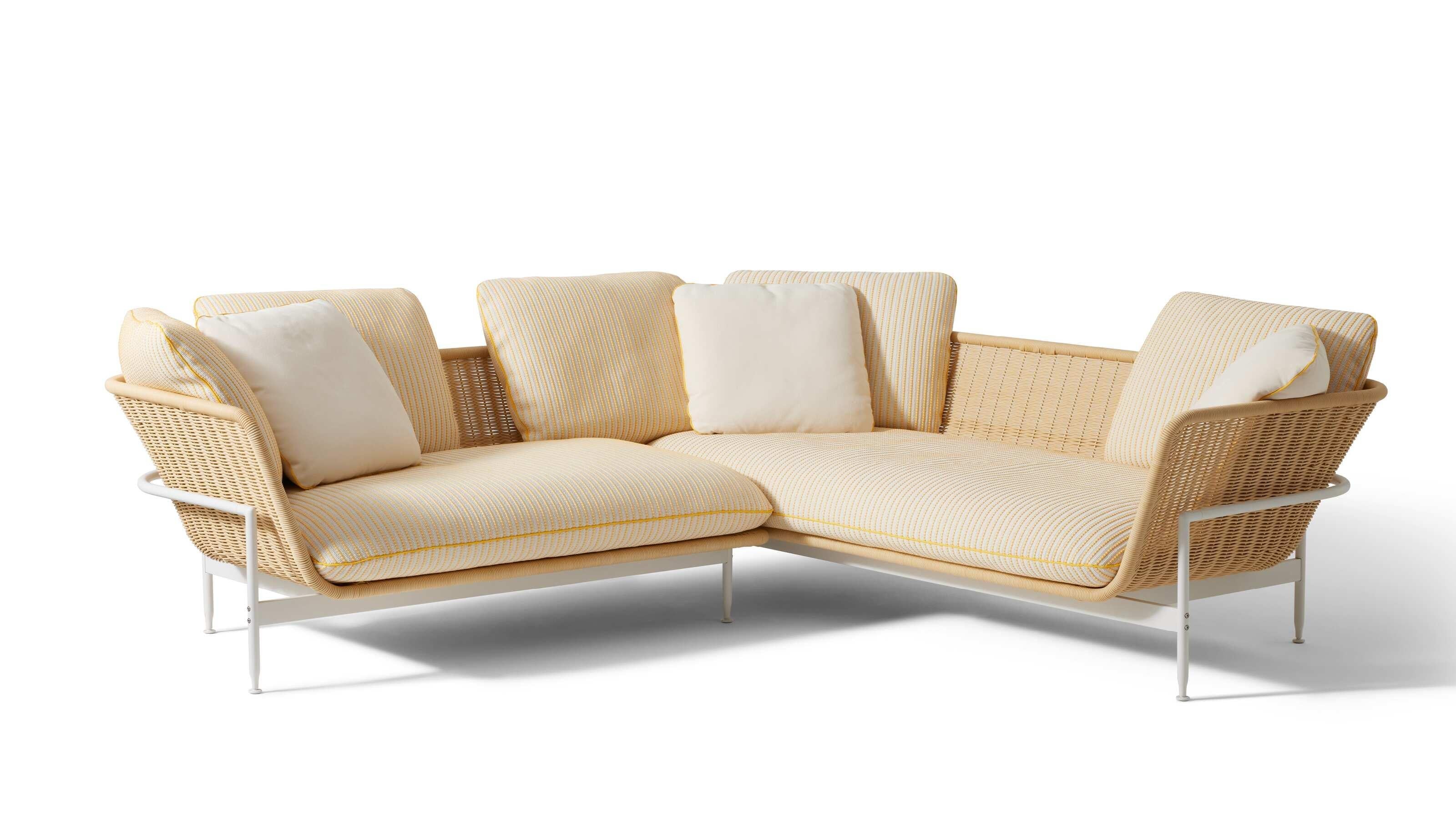https://a.1stdibscdn.com/antonio-citterio-set-of-two-esosoft-outdoor-sofa-for-cassina-for-sale-picture-2/f_14272/f_422258821731071344052/cq5dam_thumbnail_3200_3200_4__master.jpg