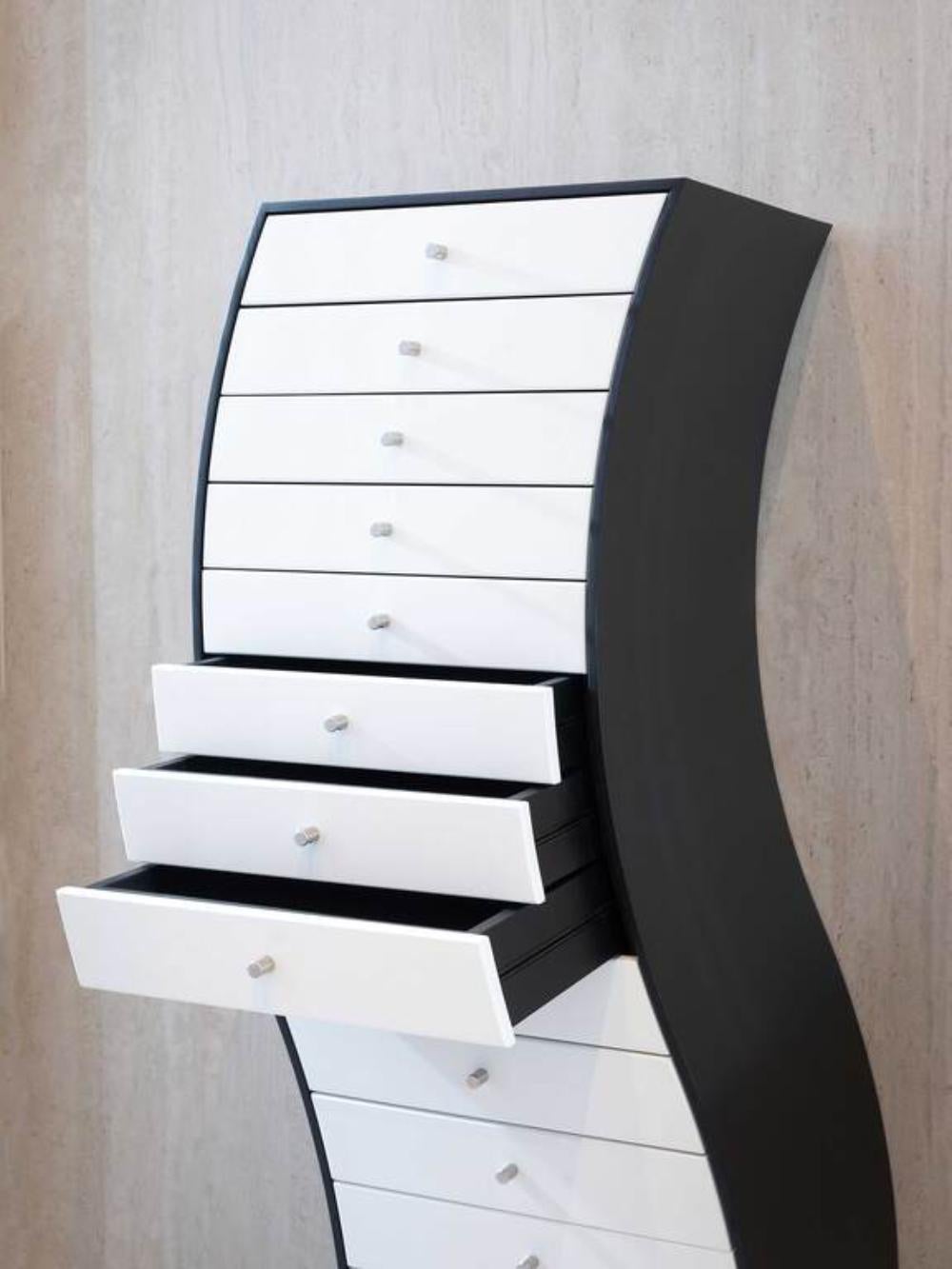 https://a.1stdibscdn.com/progetti-compiuti-chest-of-drawers-by-shiro-kuramata-for-cappellini-for-sale-picture-4/f_16392/f_479131621765293617527/cq5dam_thumbnail_768_768_48_1__master.jpg