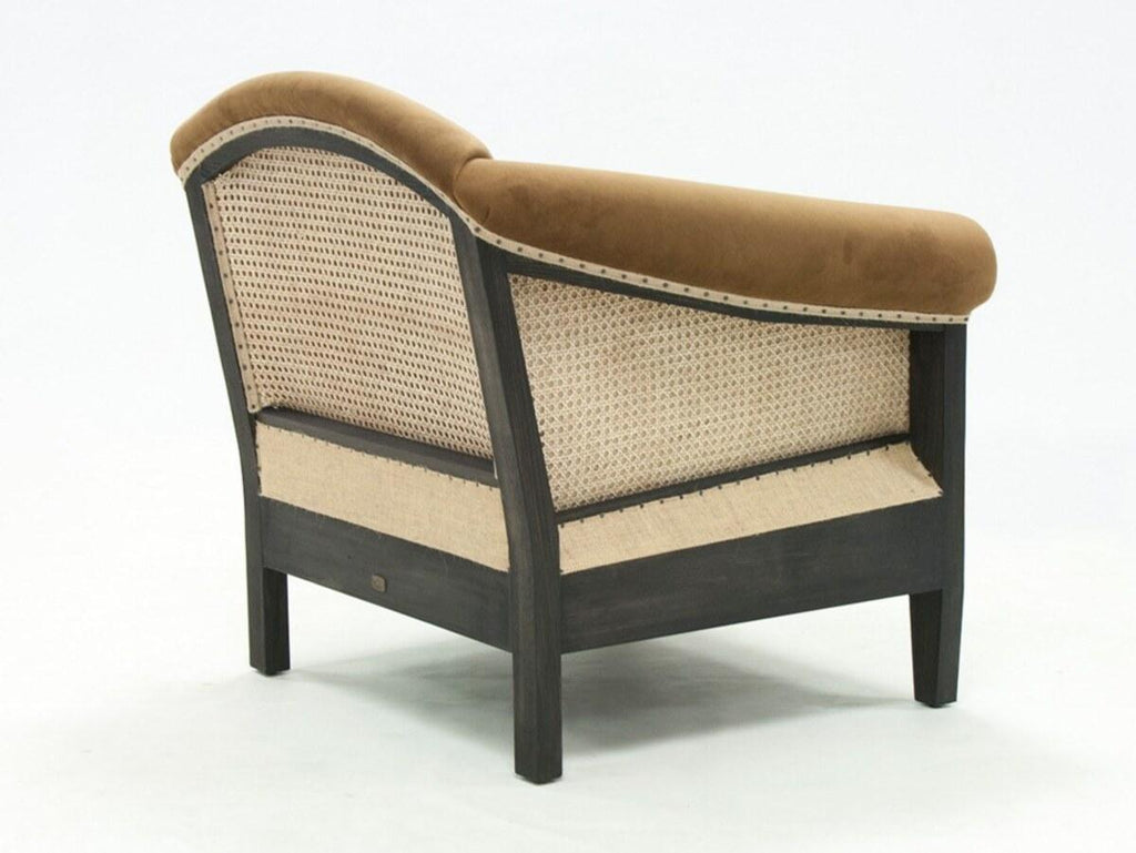 https://a.1stdibscdn.com/french-provincial-style-rattan-armchair-with-custom-finishes-for-sale-picture-2/f_27693/f_305212921664003243279/crearte_collections_kreslo_crearte_collections_avis_essence_avis_essence_d2943706_master.jpg