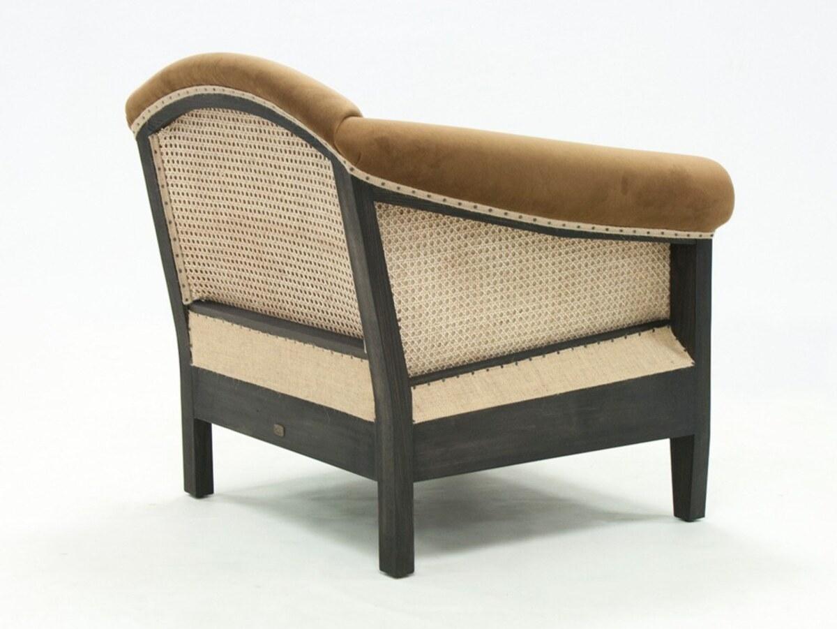 https://a.1stdibscdn.com/french-provincial-style-rattan-armchair-with-custom-finishes-for-sale-picture-2/f_27693/f_305212921664003243279/crearte_collections_kreslo_crearte_collections_avis_essence_avis_essence_d2943706_master.jpg