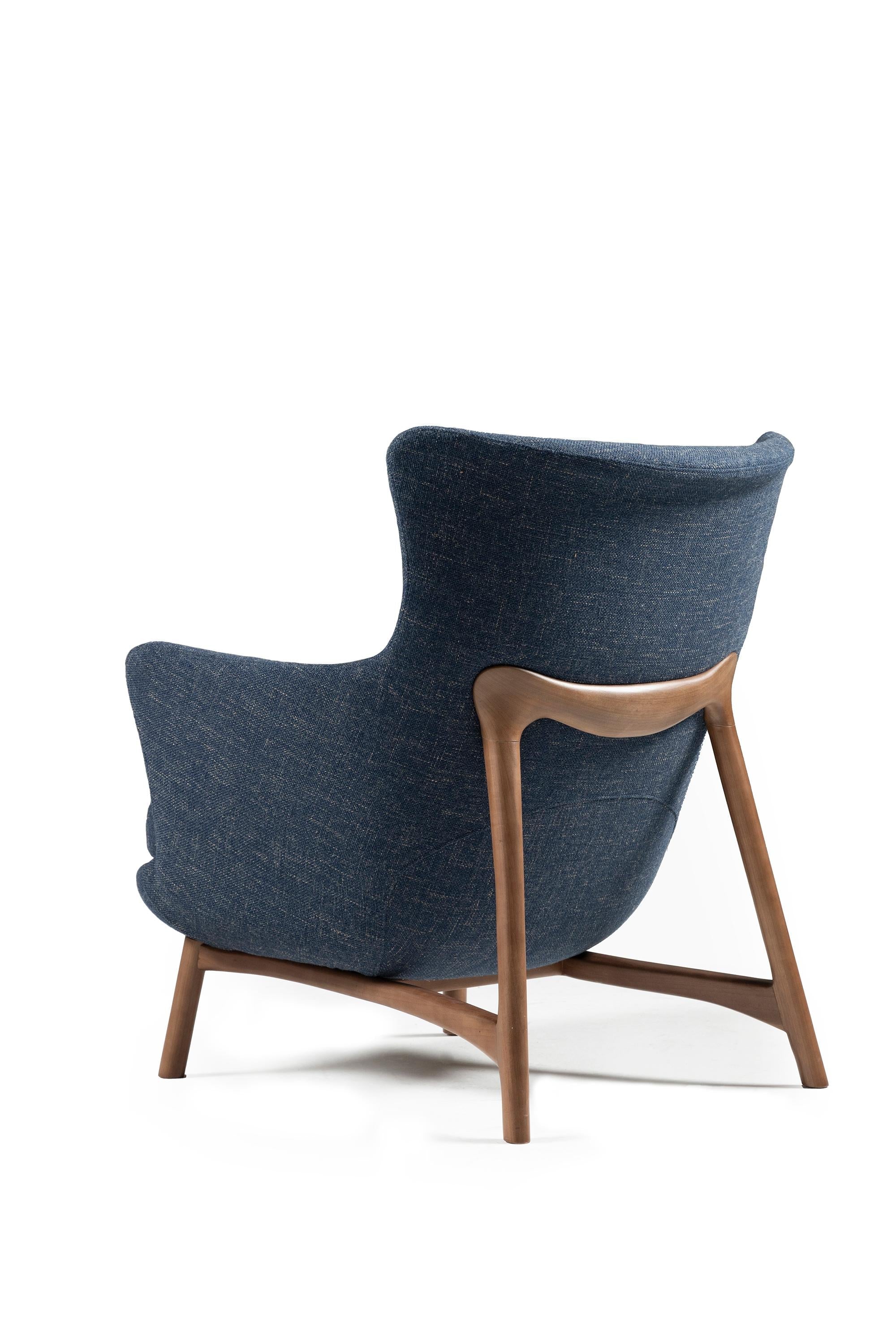 https://a.1stdibscdn.com/sublime-high-armchairs-contemporary-style-in-solid-wood-textiles-upholstery-for-sale-picture-17/f_35593/f_344594321685044953459/croma_230207_170_master.jpg