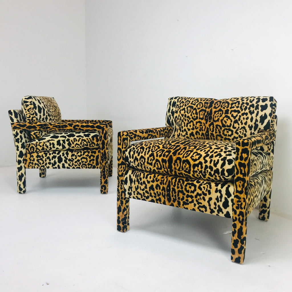 https://a.1stdibscdn.com/pair-of-leopard-parsons-chairs-in-the-style-of-milo-baughman-custom-for-sale-picture-2/f_9413/f_197544121594049636313/custom_l2_master.jpeg