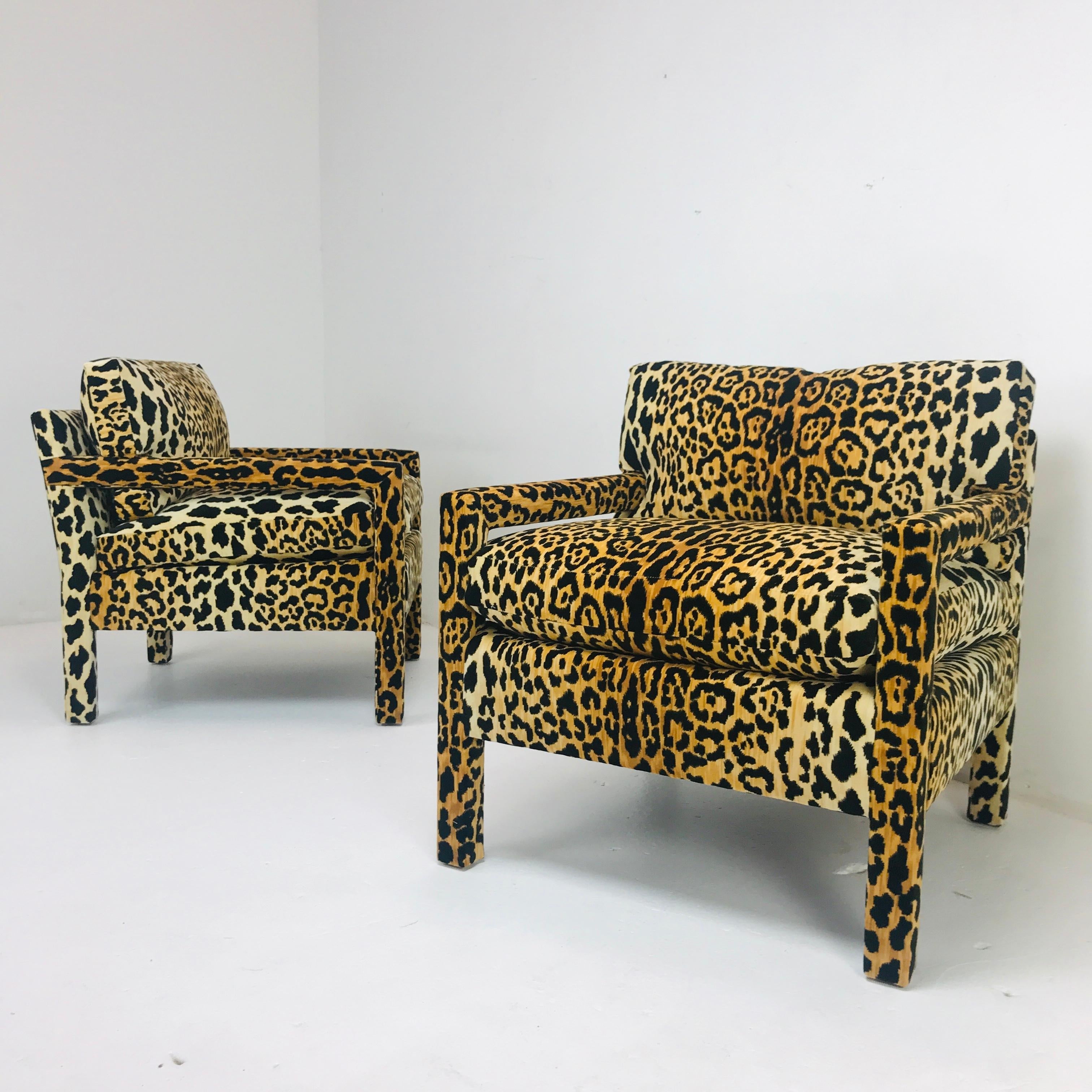 https://a.1stdibscdn.com/pair-of-leopard-parsons-chairs-in-the-style-of-milo-baughman-custom-for-sale-picture-2/f_9413/f_197544121594049636313/custom_l2_master.jpeg