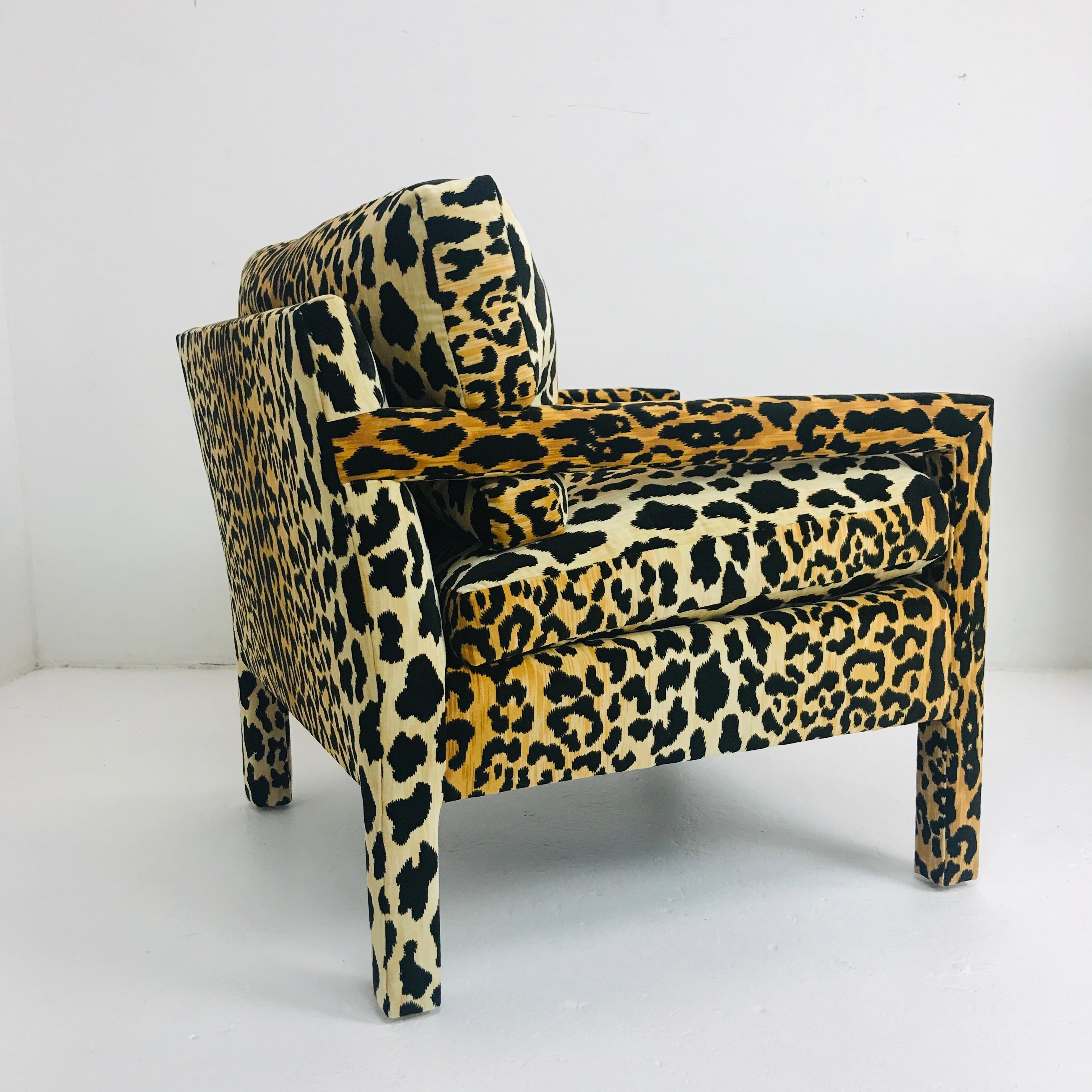 https://a.1stdibscdn.com/pair-of-leopard-parsons-chairs-in-the-style-of-milo-baughman-custom-for-sale-picture-3/f_9413/f_197544121594049637131/custom_l_4_master.jpeg