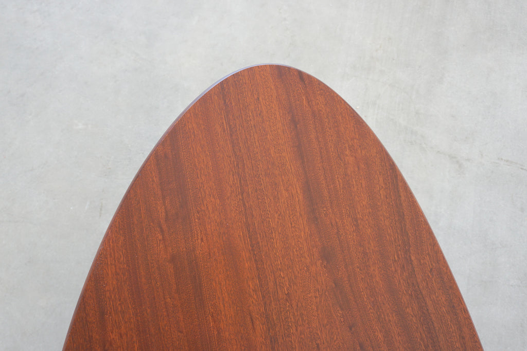 https://a.1stdibscdn.com/french-mahogany-coffee-table-for-sale-picture-8/f_8080/f_232602321617681698900/d11_master.jpg