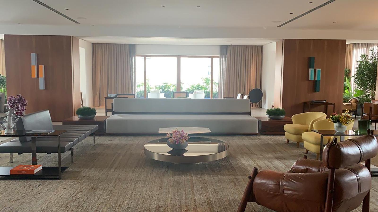 https://a.1stdibscdn.com/square-sofa-by-juliana-lima-vasconcellos-with-side-tables-for-sale-picture-9/f_39861/f_185239321585603701783/d818aa17_4796_4d1a_a455_e4db9e101117_master.JPG