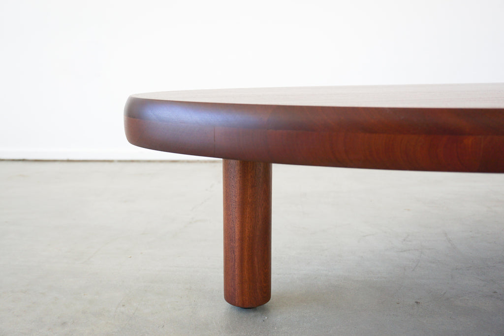 https://a.1stdibscdn.com/french-mahogany-coffee-table-for-sale-picture-6/f_8080/f_232602321617681673056/d8_master.jpg