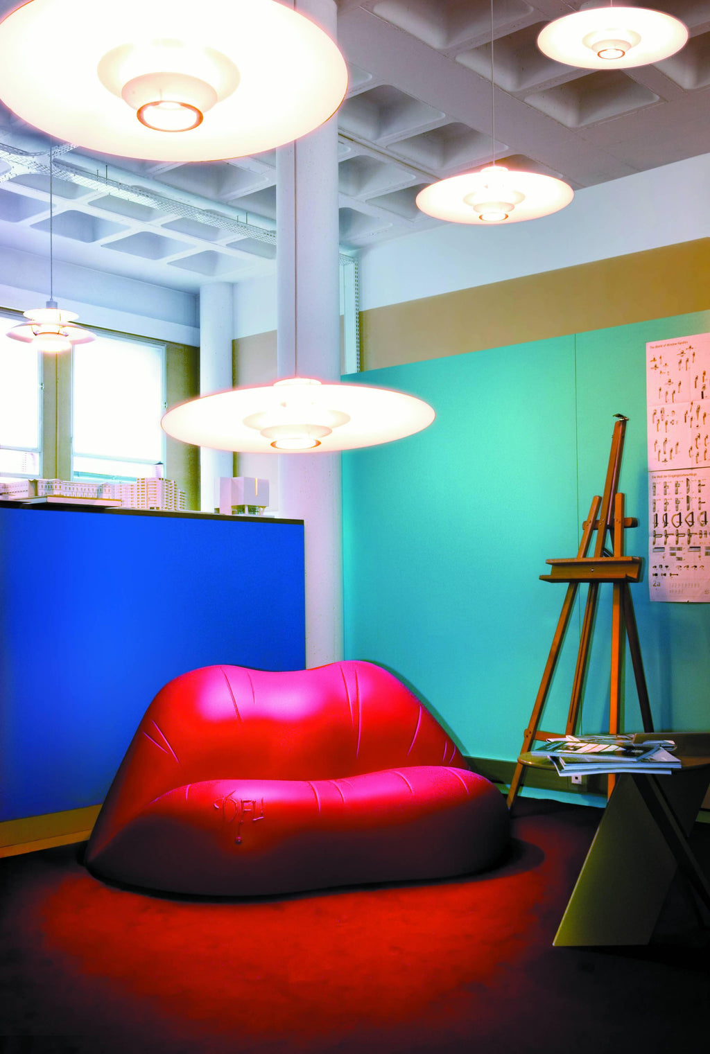 https://a.1stdibscdn.com/archivesE/upload/f_16392/f_43528231459013720825/dalilips_4_master.jpg