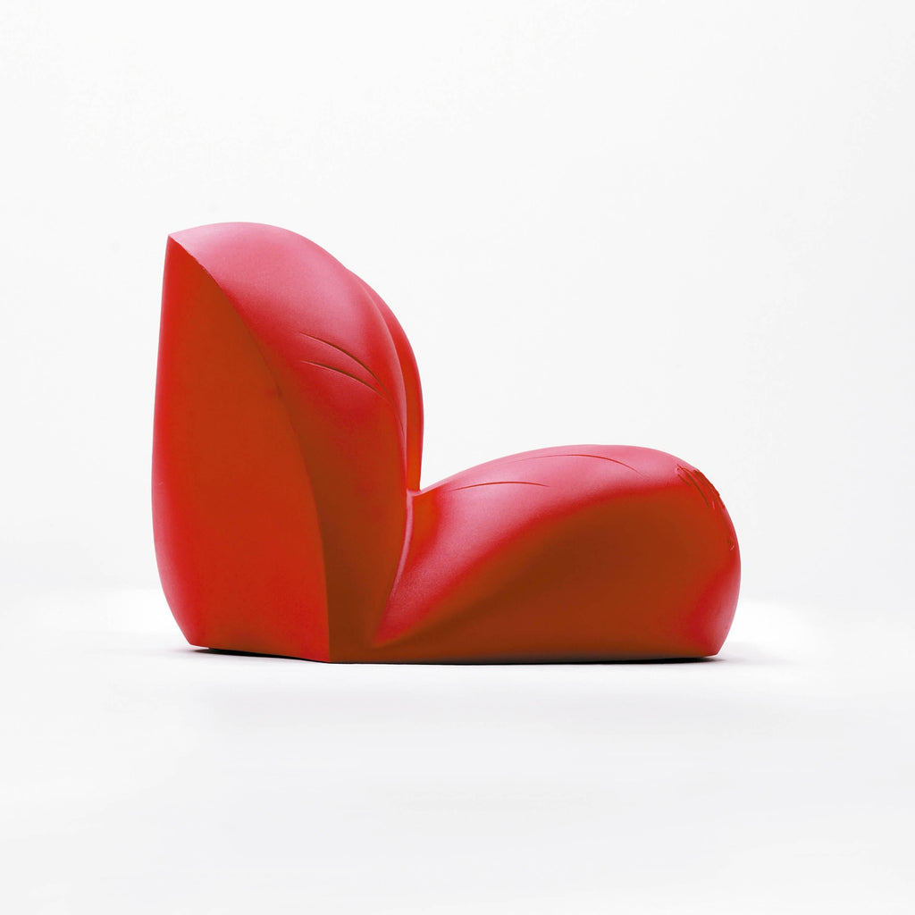 https://a.1stdibscdn.com/salvador-dali-contemporary-red-dali-lips-sofa-for-bd-for-sale-picture-3/f_14272/f_333038121678878435823/dalilips_lateral_master.jpg