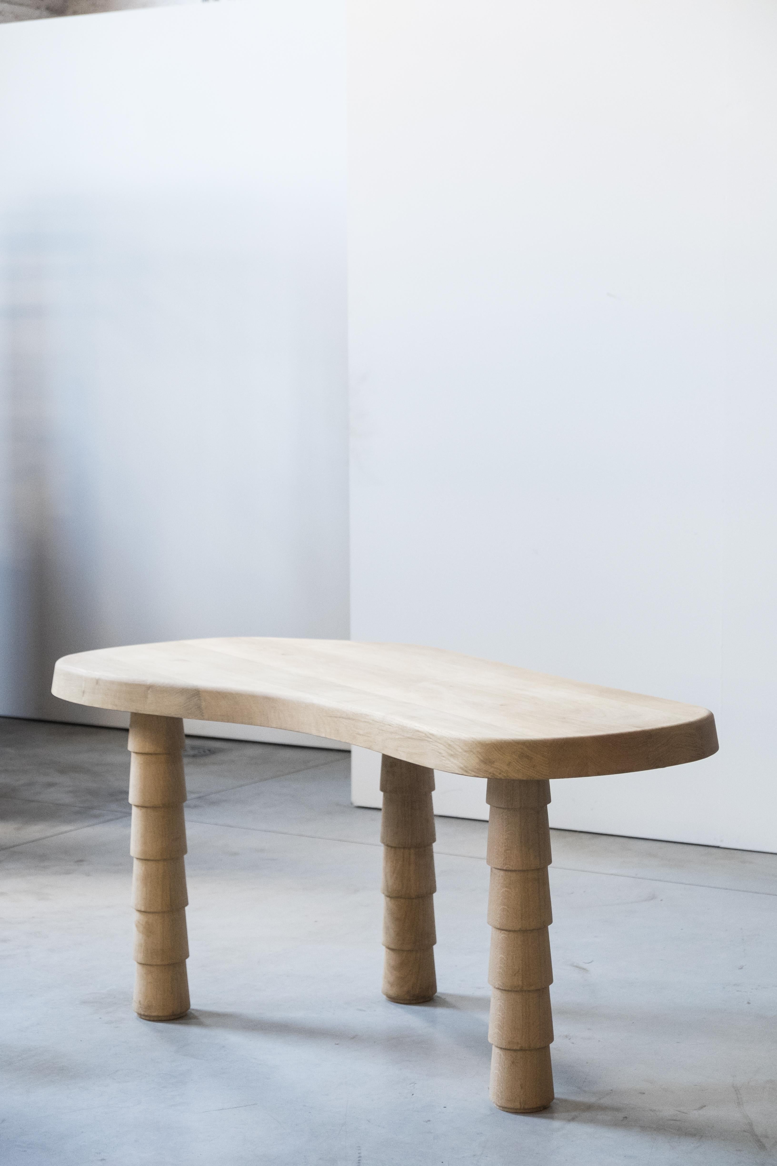 https://a.1stdibscdn.com/data-table-oak-xs-by-atelier-thomas-serruys-for-sale-picture-10/f_12192/f_334046421679403201598/data_table_XS_oak_1_van_1_11_master.jpg
