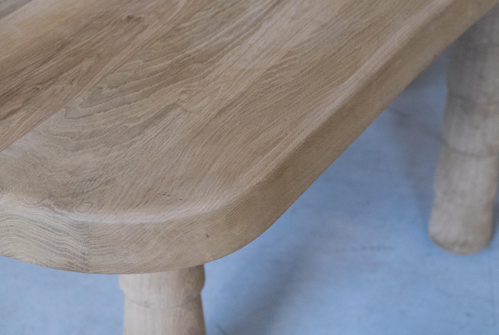 https://a.1stdibscdn.com/data-table-oak-xs-by-atelier-thomas-serruys-for-sale-picture-6/f_12192/f_334046421679403197519/data_table_XS_oak_1_van_1_4_1__master.jpg