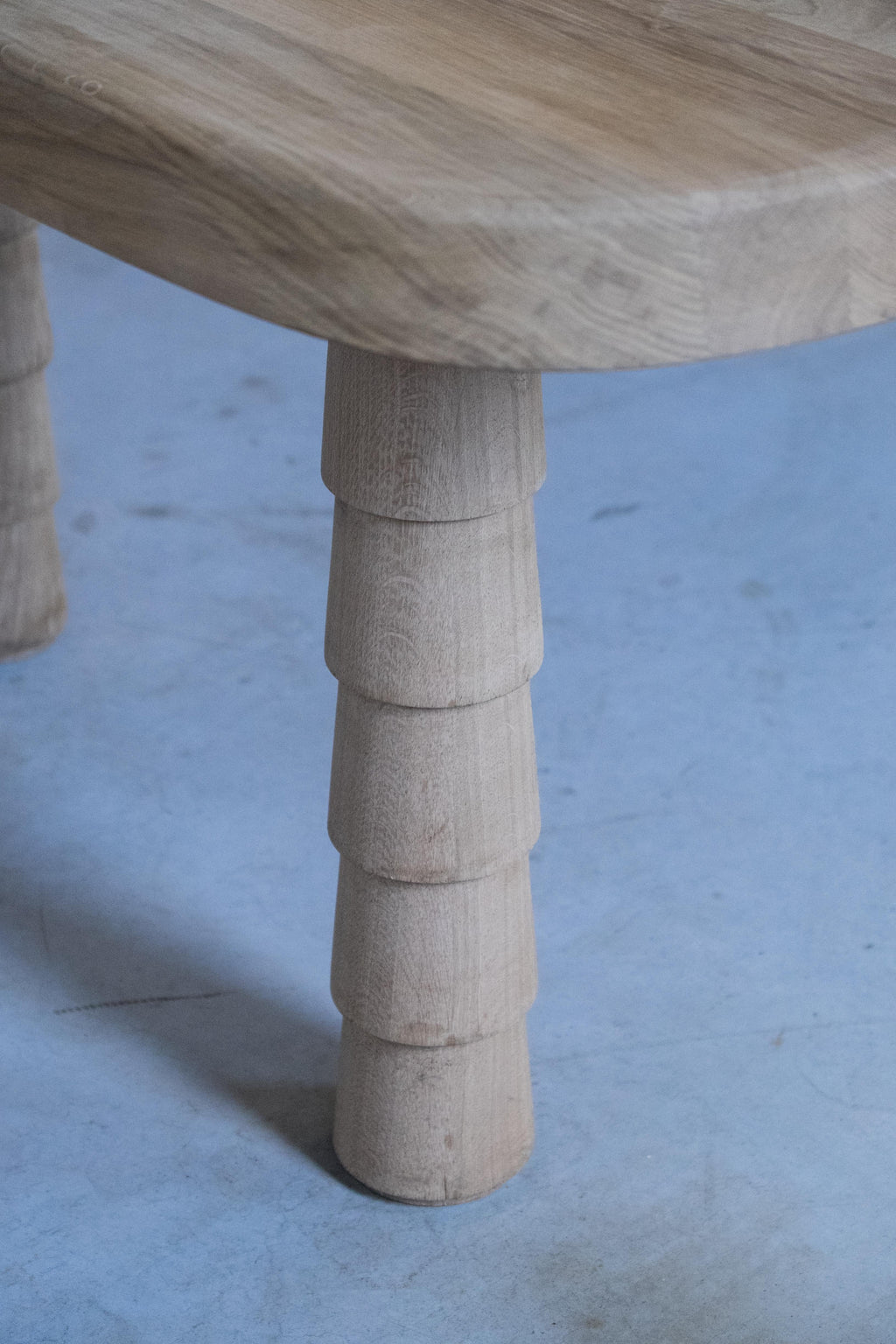 https://a.1stdibscdn.com/data-table-oak-xs-by-atelier-thomas-serruys-for-sale-picture-5/f_12192/f_334046421679403196616/data_table_XS_oak_1_van_1_5_master.jpg