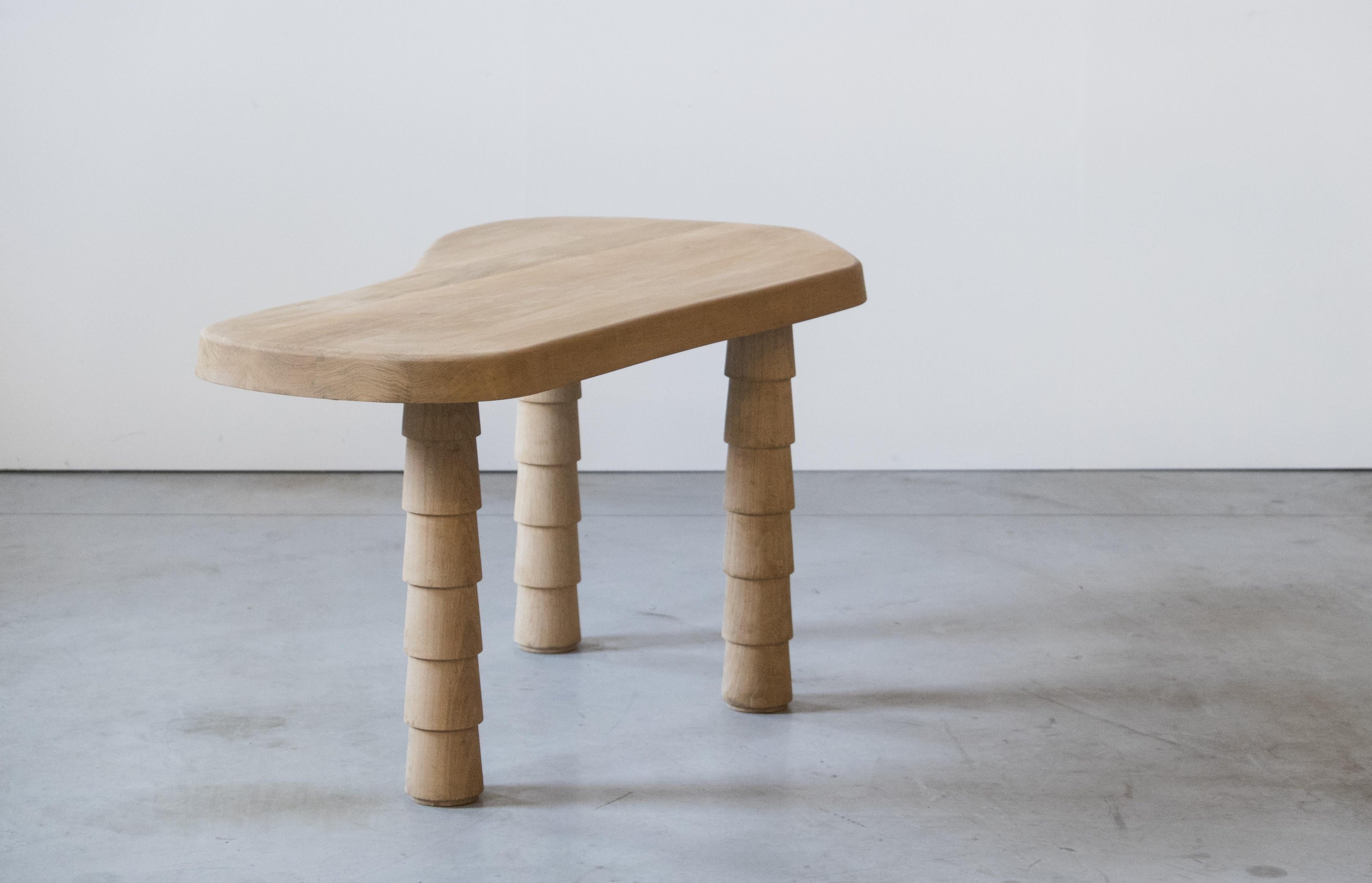 https://a.1stdibscdn.com/data-table-oak-xs-by-atelier-thomas-serruys-for-sale-picture-2/f_12192/f_334046421679403193647/data_table_XS_oak_1_van_1_7_master.jpg