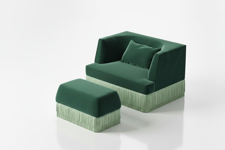 https://a.1stdibscdn.com/alcove-armchair-and-ottoman-in-deep-teal-velvet-with-blue-haze-fringes-for-sale-picture-3/f_27693/f_465827721759704260837/deep_3_4_master.jpg?width=768