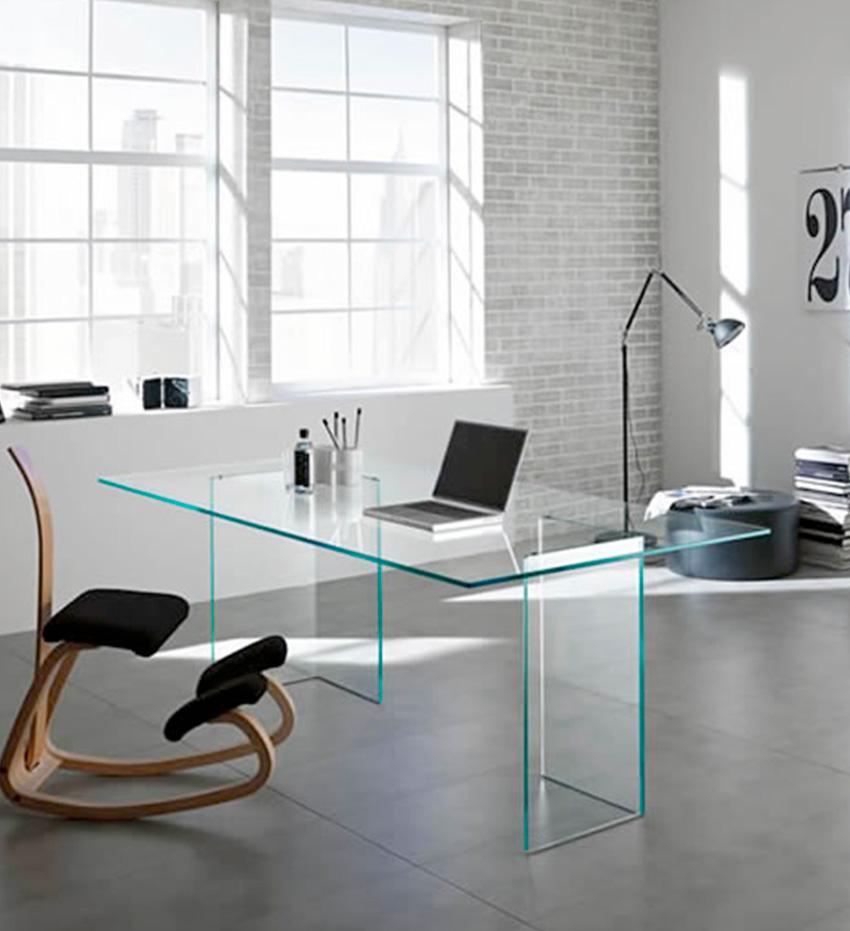 https://a.1stdibscdn.com/bacco-glass-dining-table-designed-by-m-u-made-in-italy-for-sale-picture-3/f_49571/f_374589821701995647525/design_tonelli_tavoli_vetro_master.jpg