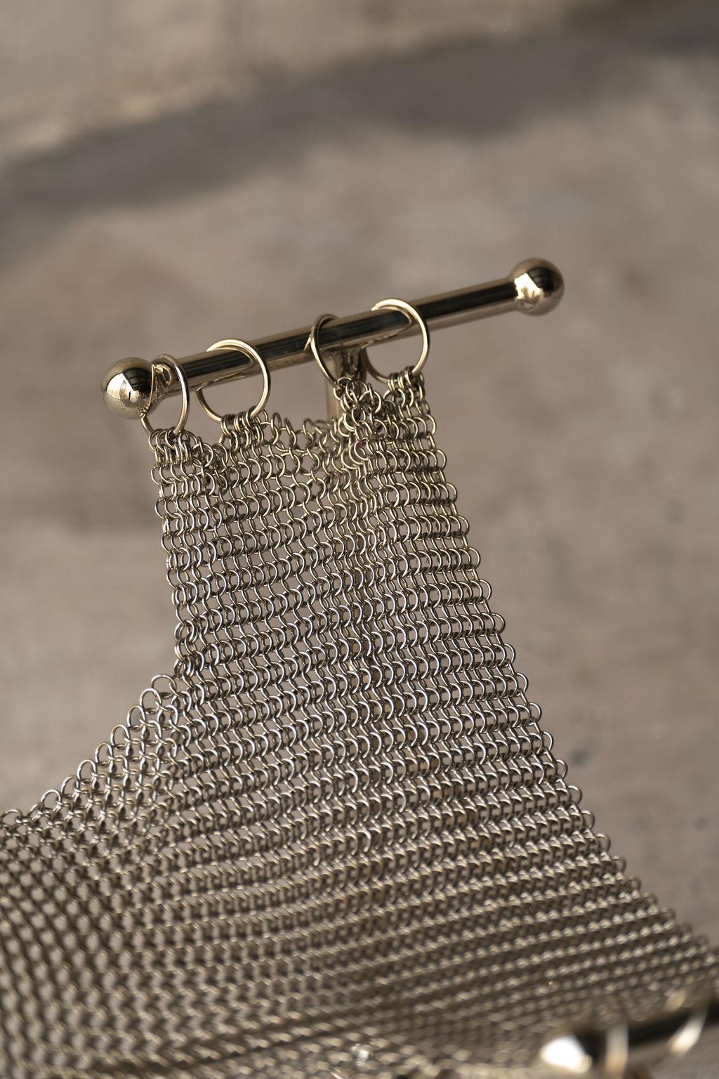 https://a.1stdibscdn.com/chainmail-sculptural-chair-nickel-plated-steel-finish-hand-linked-mesh-for-sale-picture-15/f_69682/f_361508621709698001041/_diegovelasco_80_master.jpg