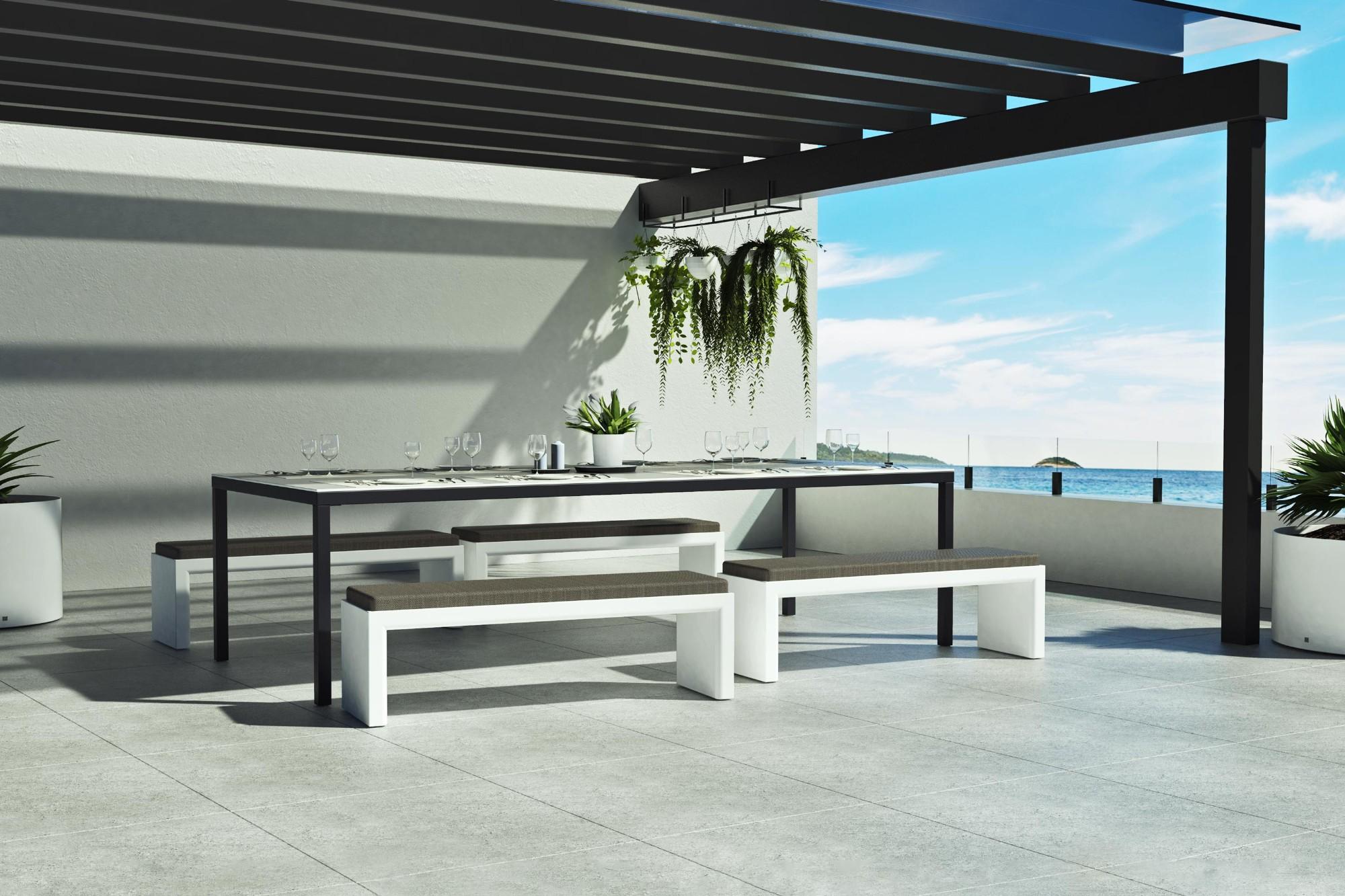 https://a.1stdibscdn.com/142-outdoor-dining-table-in-custom-lacquer-colors-for-sale-picture-4/f_27693/f_308283421665639803277/dining_table_outdoor_elegant_modern_metal_white_matte_sierra_gansk_3_2040_3000_3000_100_master.jpg