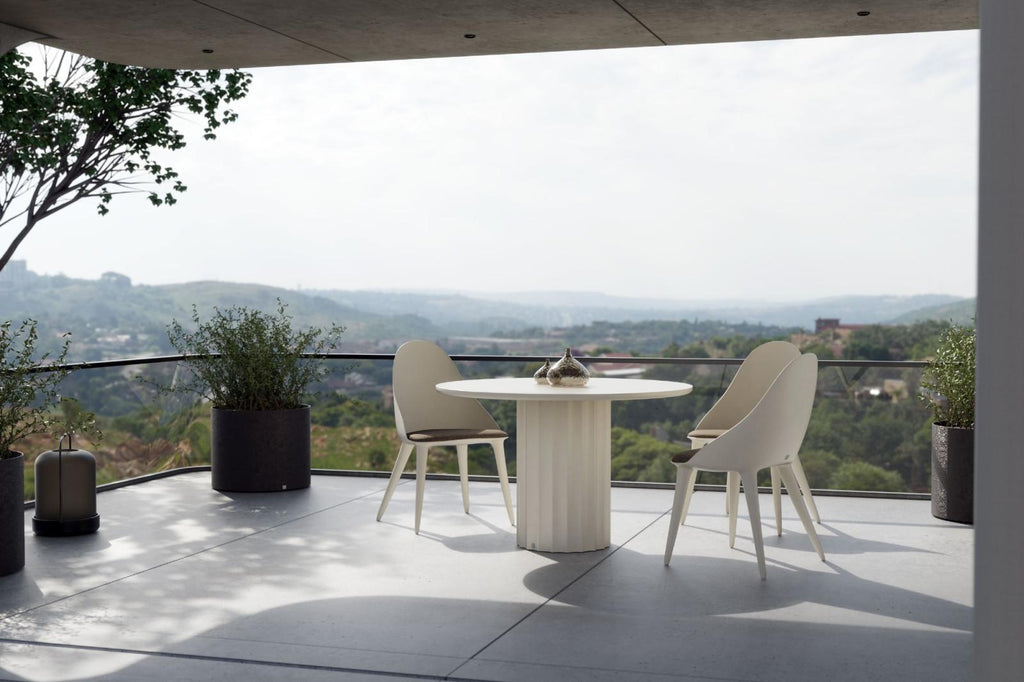 https://a.1stdibscdn.com/roma-indoor-outdoor-elliptical-dining-table-in-aged-plaster-finish-for-sale-picture-6/f_27693/f_473506921762161226946/dining_table_outdoor_elegant_modern_white_matte_roma_gansk_0_1600_1068_100_master.jpg