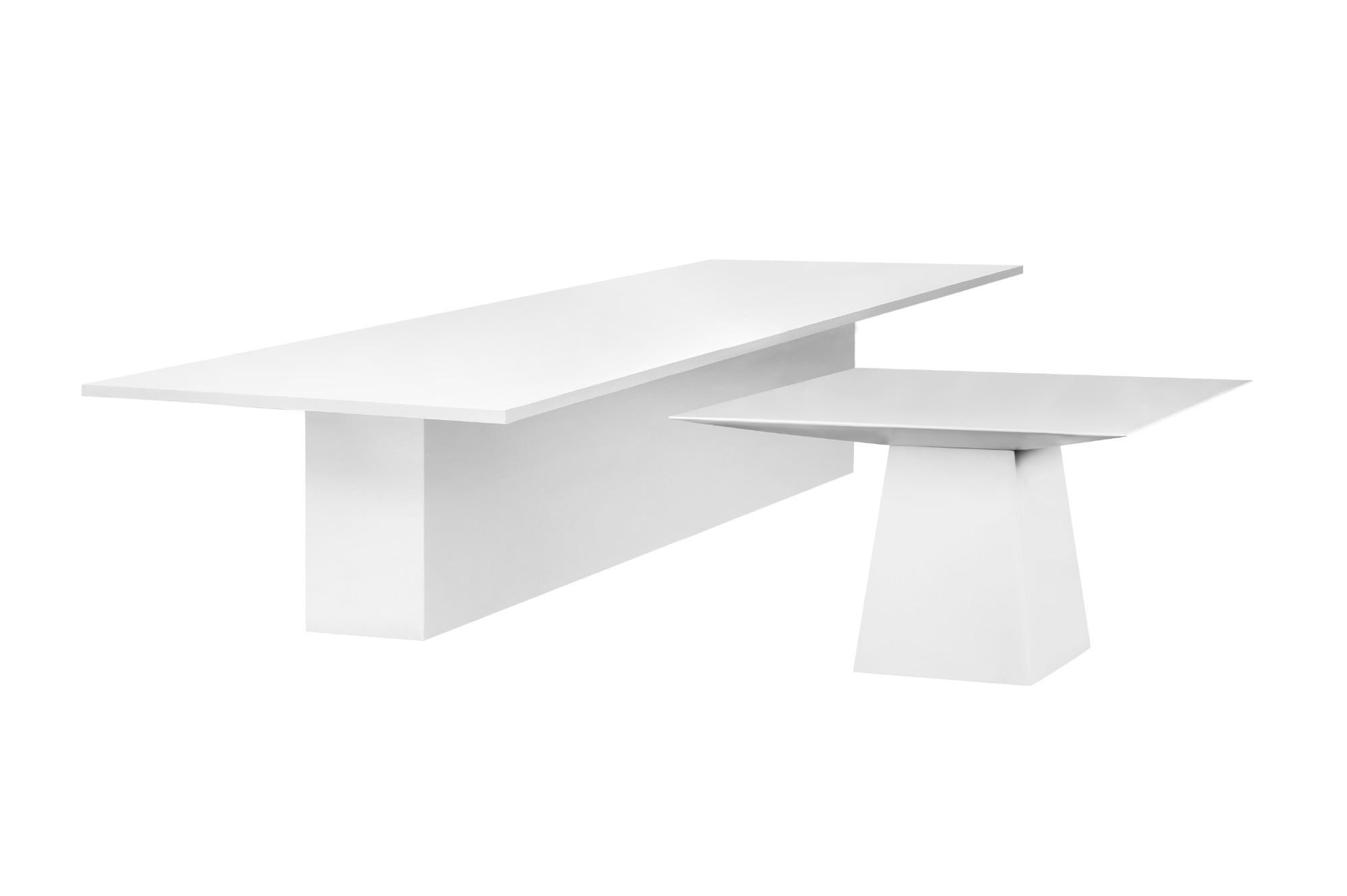 https://a.1stdibscdn.com/contemporary-style-dining-table-for-outdoor-use-matte-white-for-sale-picture-3/f_27693/f_233817421618432441091/dining_table_outdoor_terrace_rectangular_white_quadra_gansk_1_1542_3000_3000_100_master.jpg