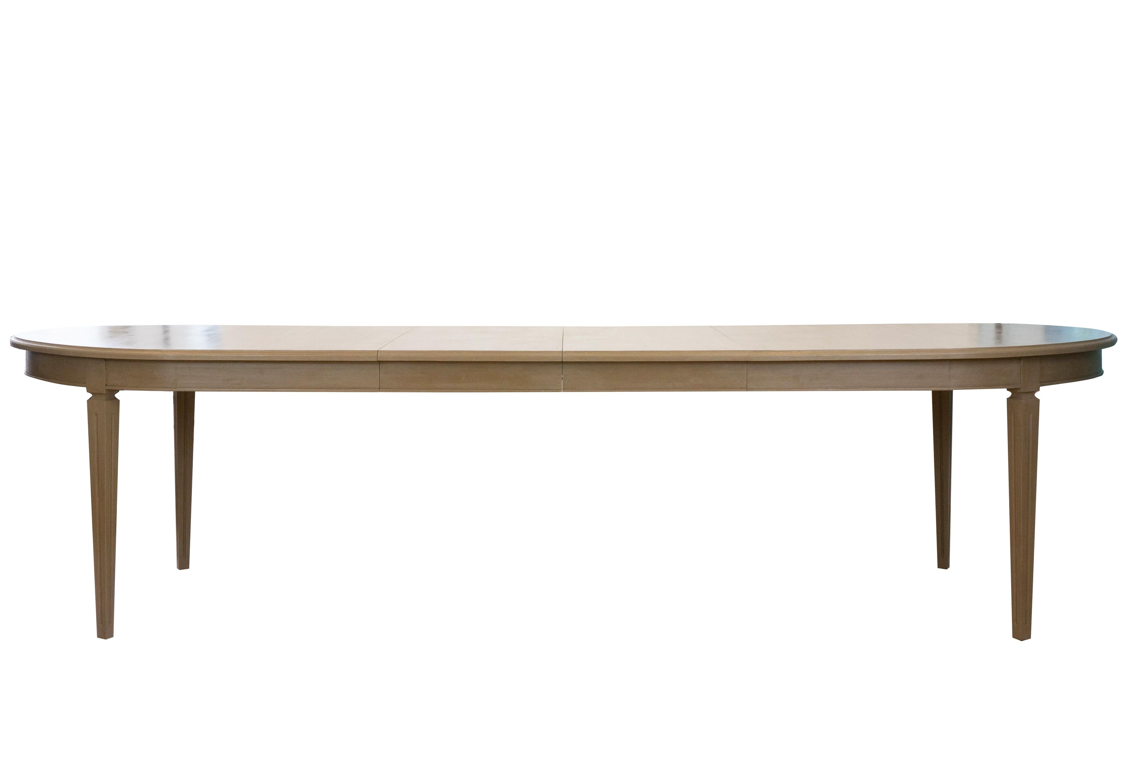 https://a.1stdibscdn.com/oval-french-style-dining-table-for-sale-picture-2/f_21233/f_136901711550250226819/diningtable_front_master.jpg