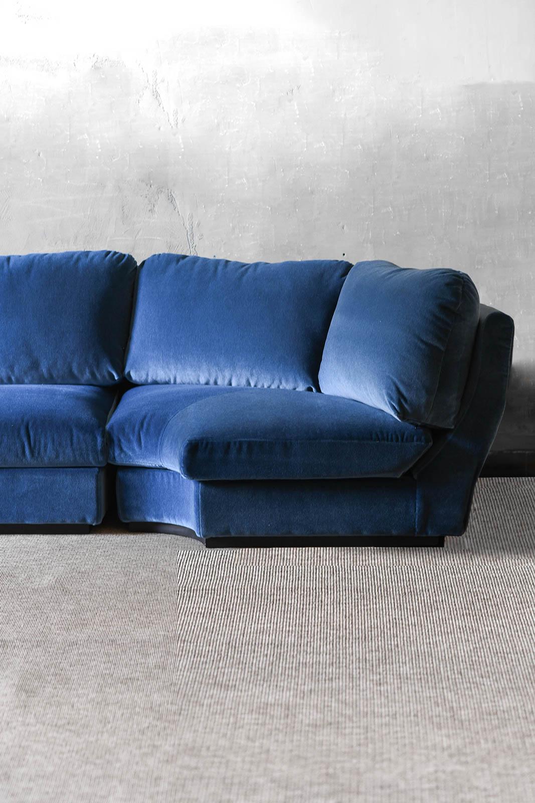 https://a.1stdibscdn.com/blue-lb-modular-sofa-for-sale-picture-4/f_69112/f_399363421716980024380/divano_modulare_blu_lb_7097_master.jpg