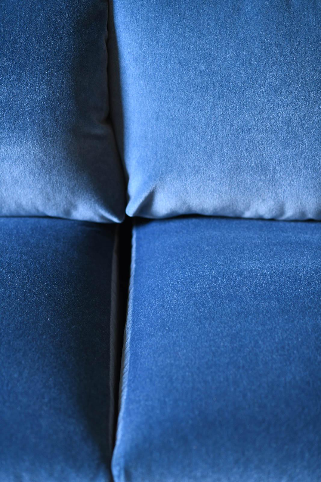 https://a.1stdibscdn.com/blue-lb-modular-sofa-for-sale-picture-6/f_69112/f_399363421716980024428/divano_modulare_blu_lb_7108_master.jpg