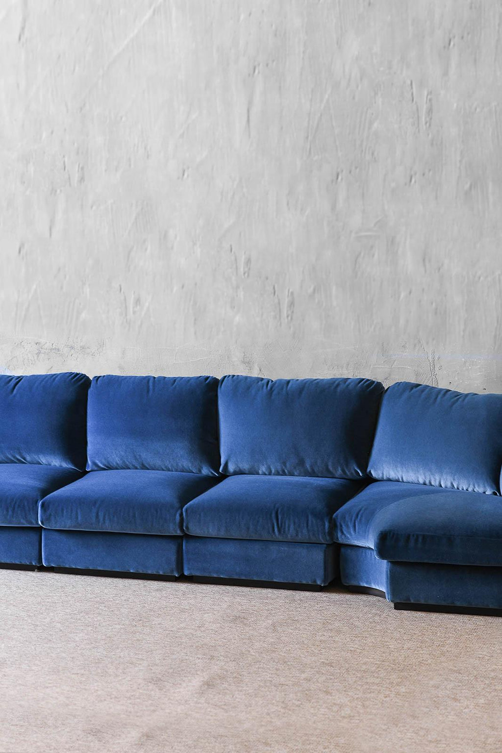 https://a.1stdibscdn.com/blue-lb-modular-sofa-for-sale-picture-3/f_69112/f_399363421716980024387/divano_modulare_blu_lb__master.jpg